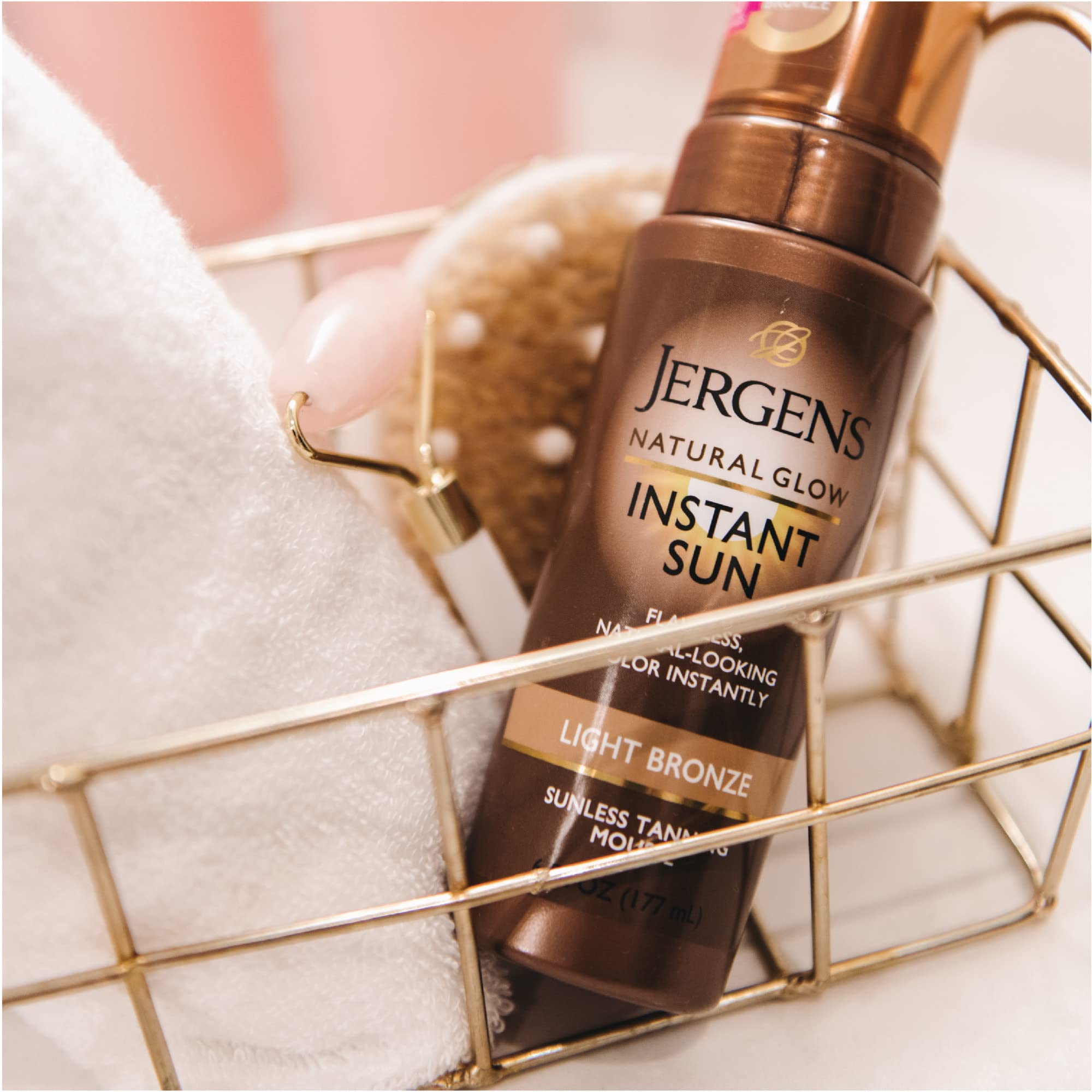 Jergens Natural Glow Instant Sun Body Mousse, Self Tanner for Light Bronze Tan, Sunless Tanning Body Bronzer, Fake Tan for Fair to Medium Skin, 6 Ounce