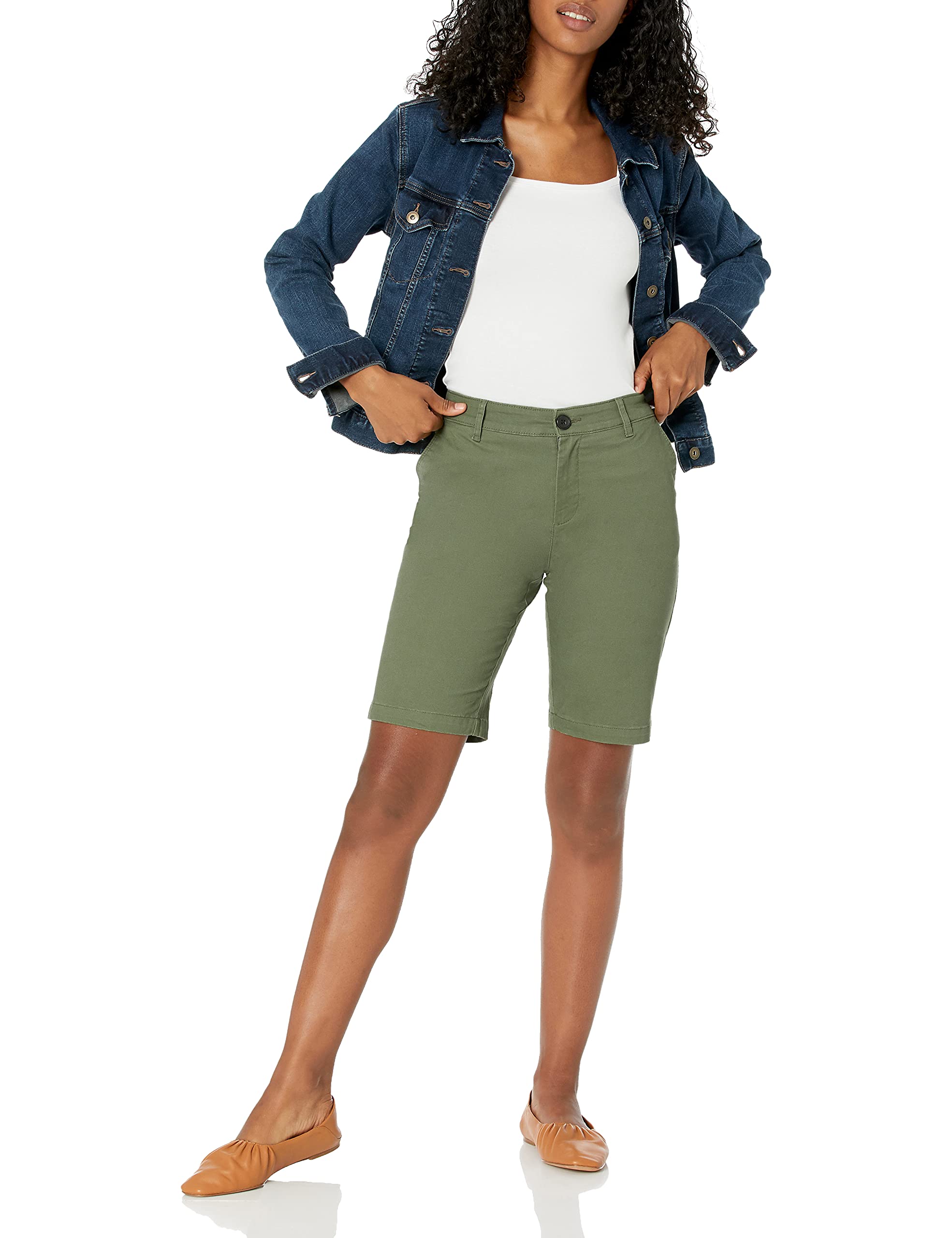 Amazon Essentials Women's Mid-Rise Slim-Fit 10 Inch Inseam Bermuda Khaki Short