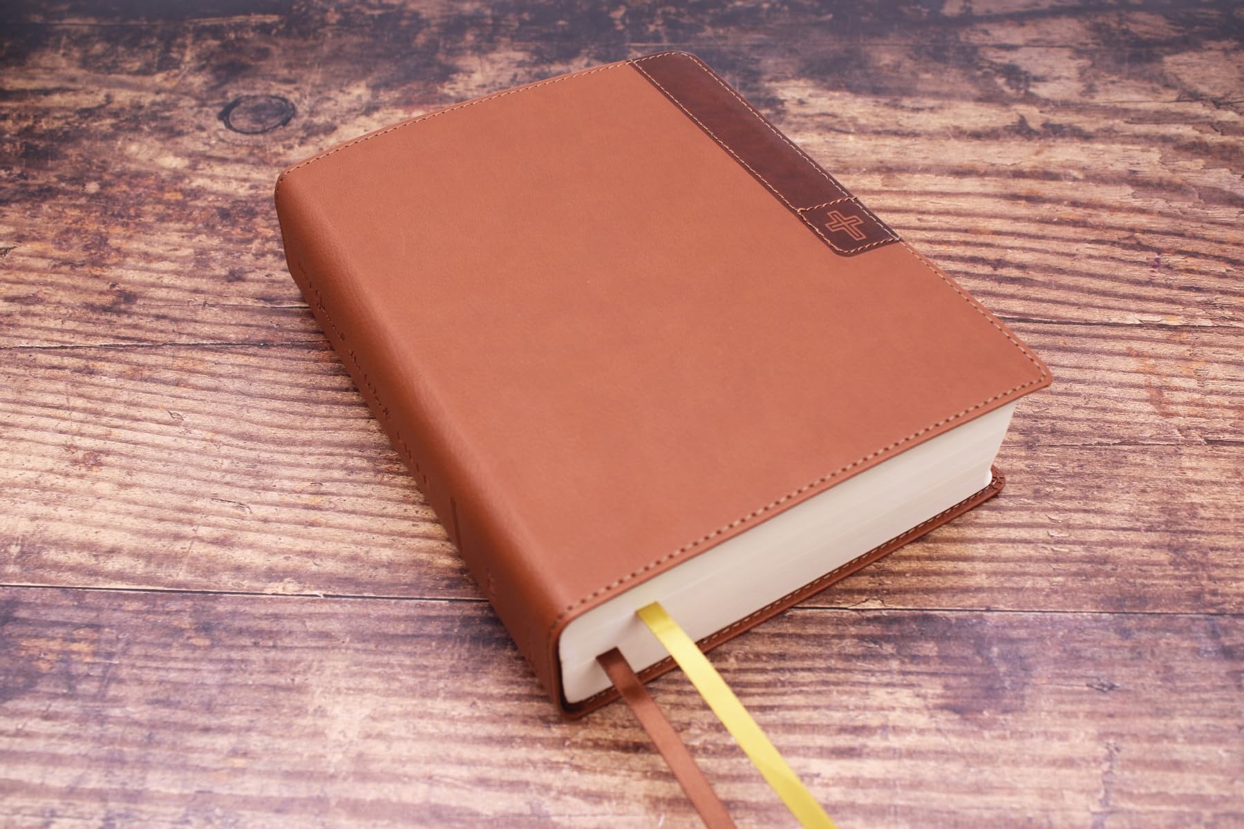 NIV, Journal the Word Bible (Perfect for Note-Taking), Large Print, Leathersoft, Brown, Red Letter, Comfort Print: Reflect, Take Notes, or Create Art Next to Your Favorite Verses
