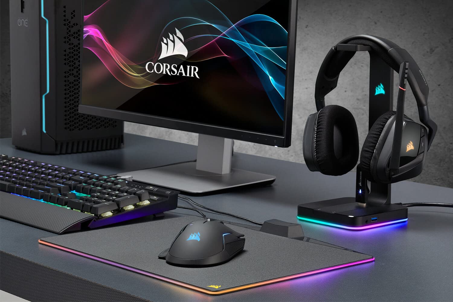 Corsair ST100 RGB Premium Headset Stand with 7.1 Surround Sound - 3.5mm and 2xUSB 3.0,Aluminum
