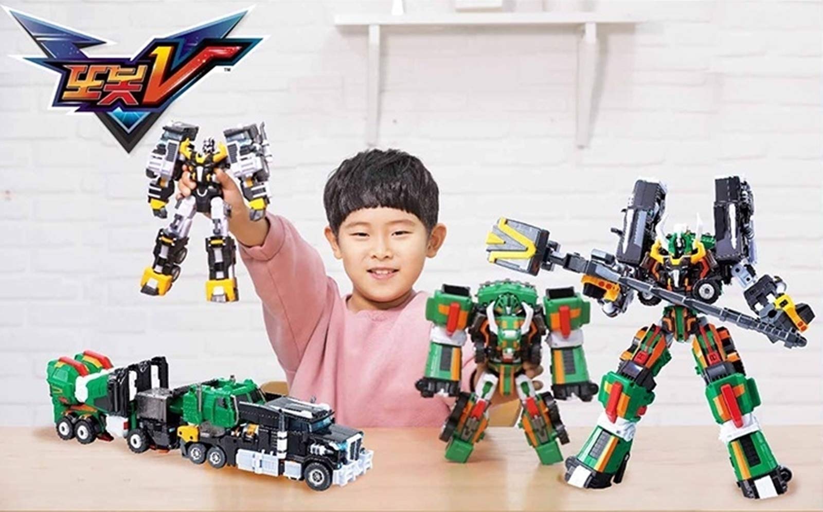 Mua YOUNG TOYS Tobot V Big Trail Transforming Robot Toy 男の子用 3歳以上用 マルチカラー  trên Amazon Nhật chính hãng 2023 | Fado
