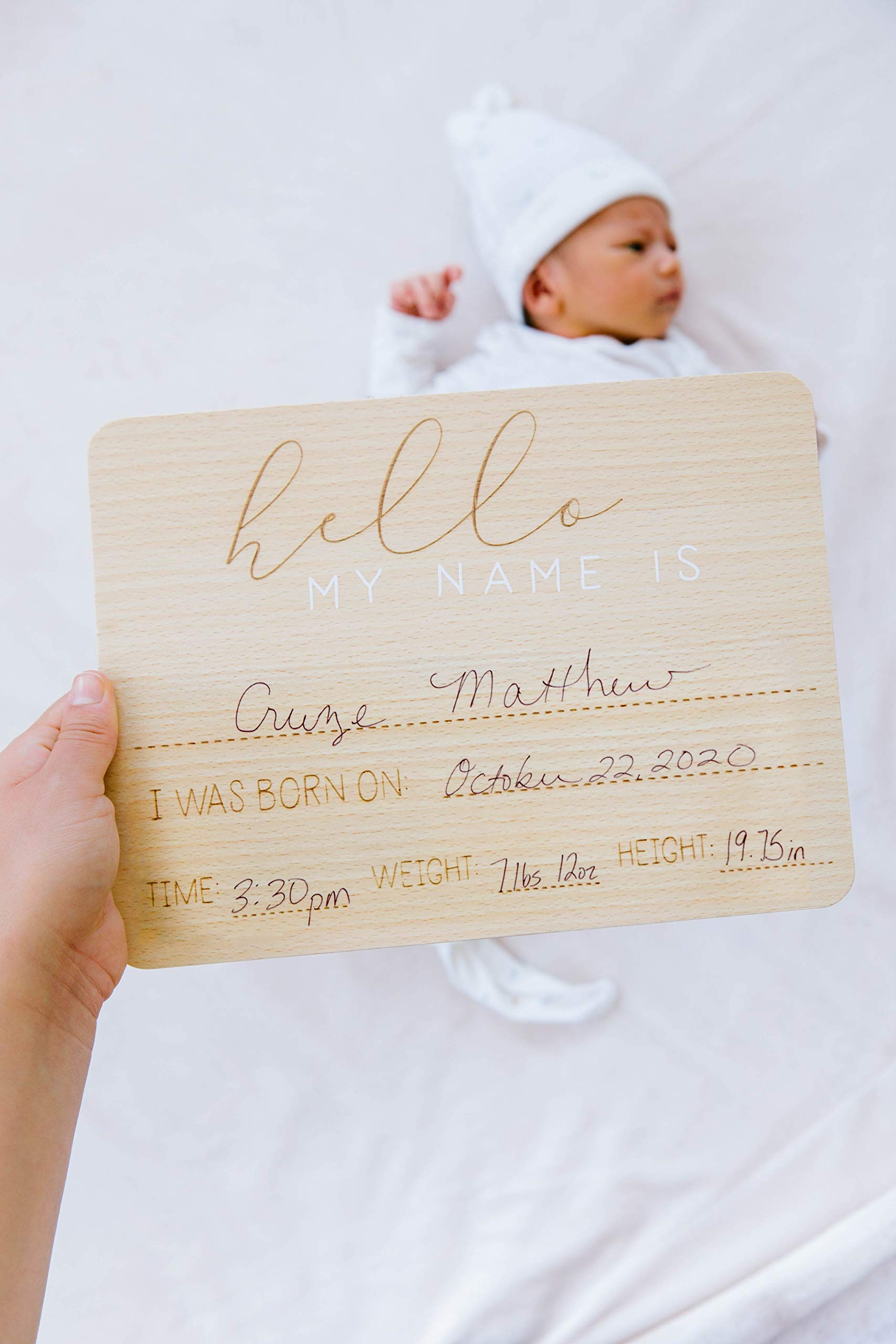 Pearhead Baby Welcome Sign, Gender-Neutral Hello Baby Arrival Photo Prop, Hospital Birth Announcement, Newborn Birth Stats Board Photo Prop, 8.25