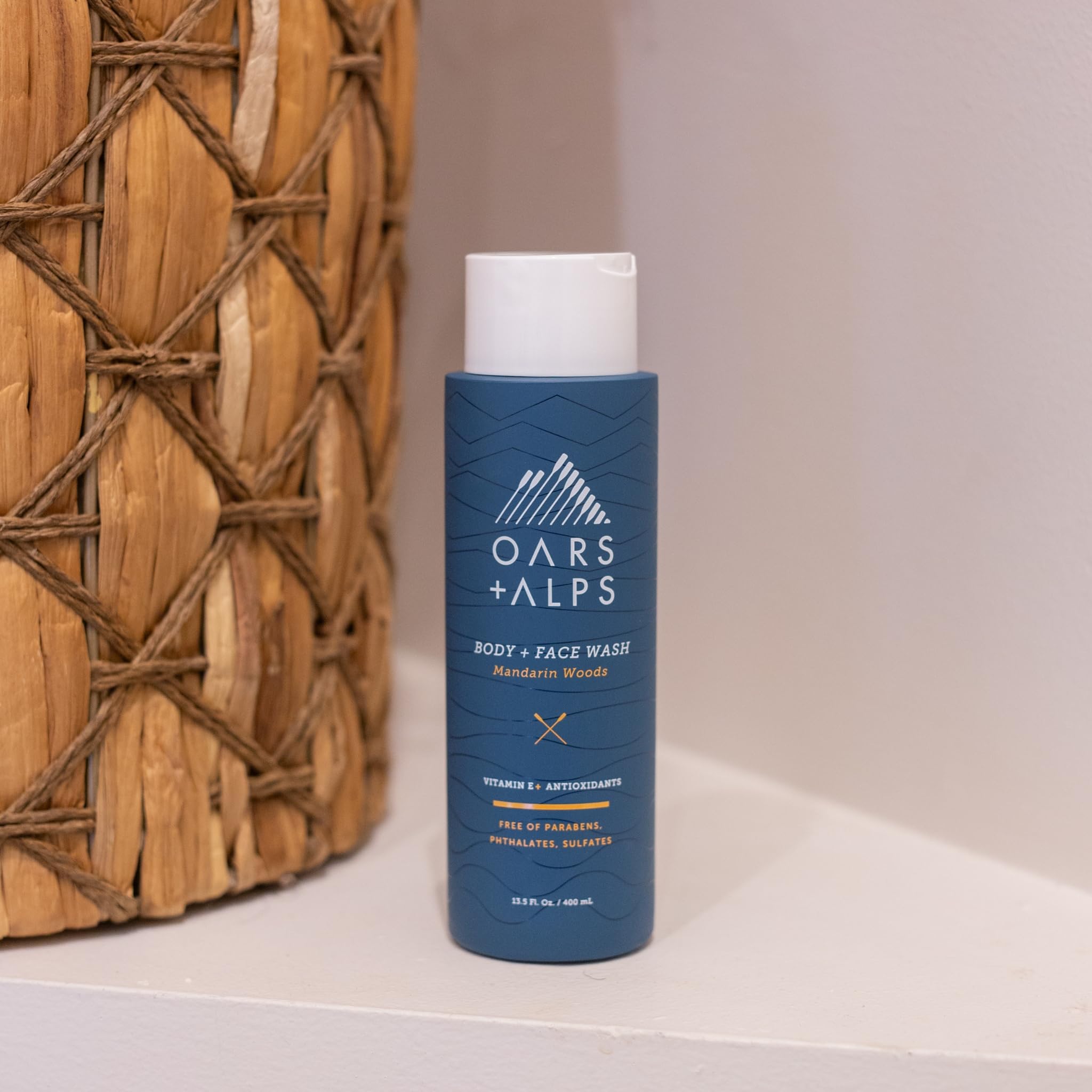 Oars + Alps Mens Moisturizing Body and Face Wash, Skin Care Infused with Vitamin E and Antioxidants, Sulfate Free, Mandarin Woods, 1 Pack