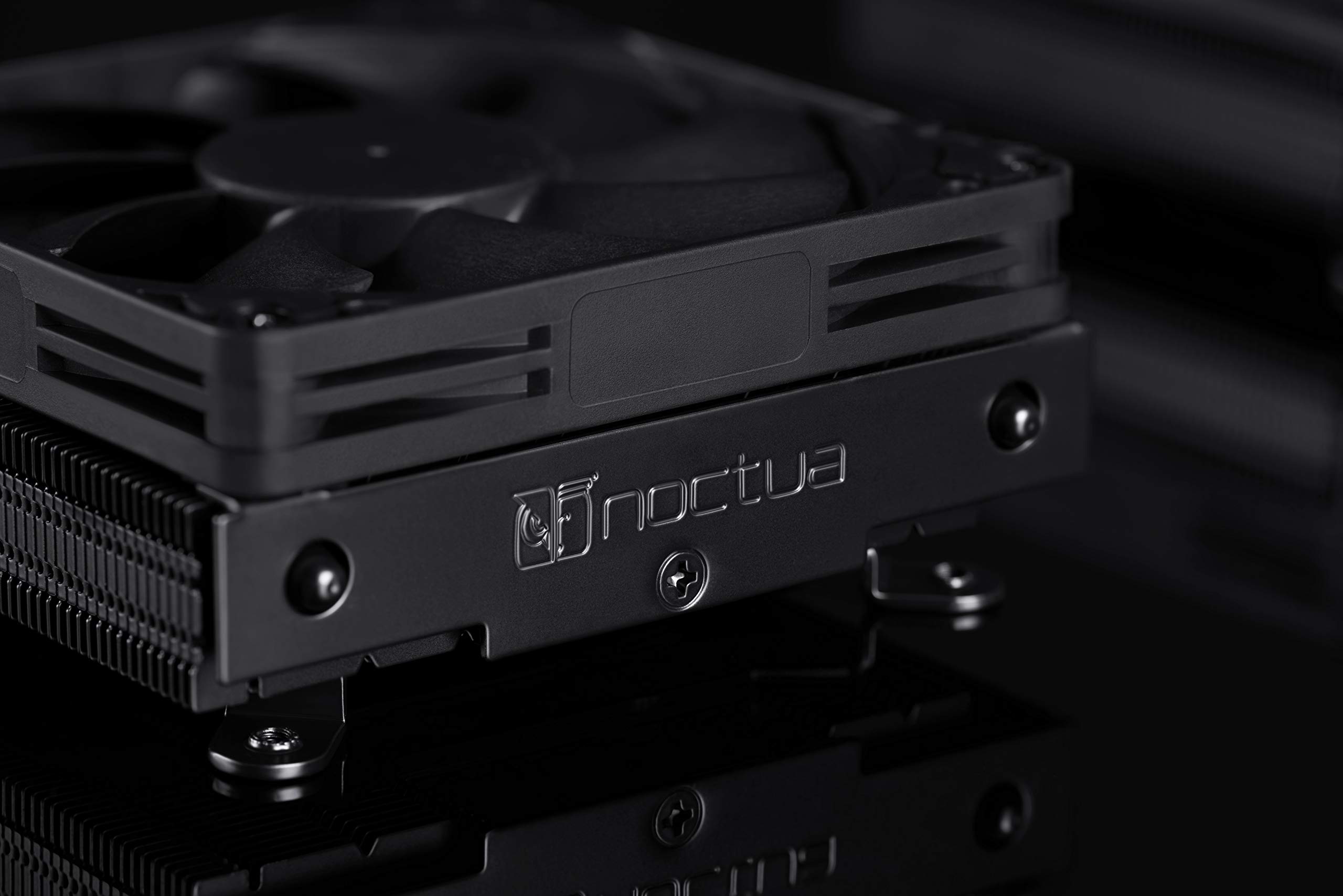 Noctua NH-L9i chromax.black, Premium Low-Profile CPU Cooler for Intel LGA1200 & LGA115x (Black)