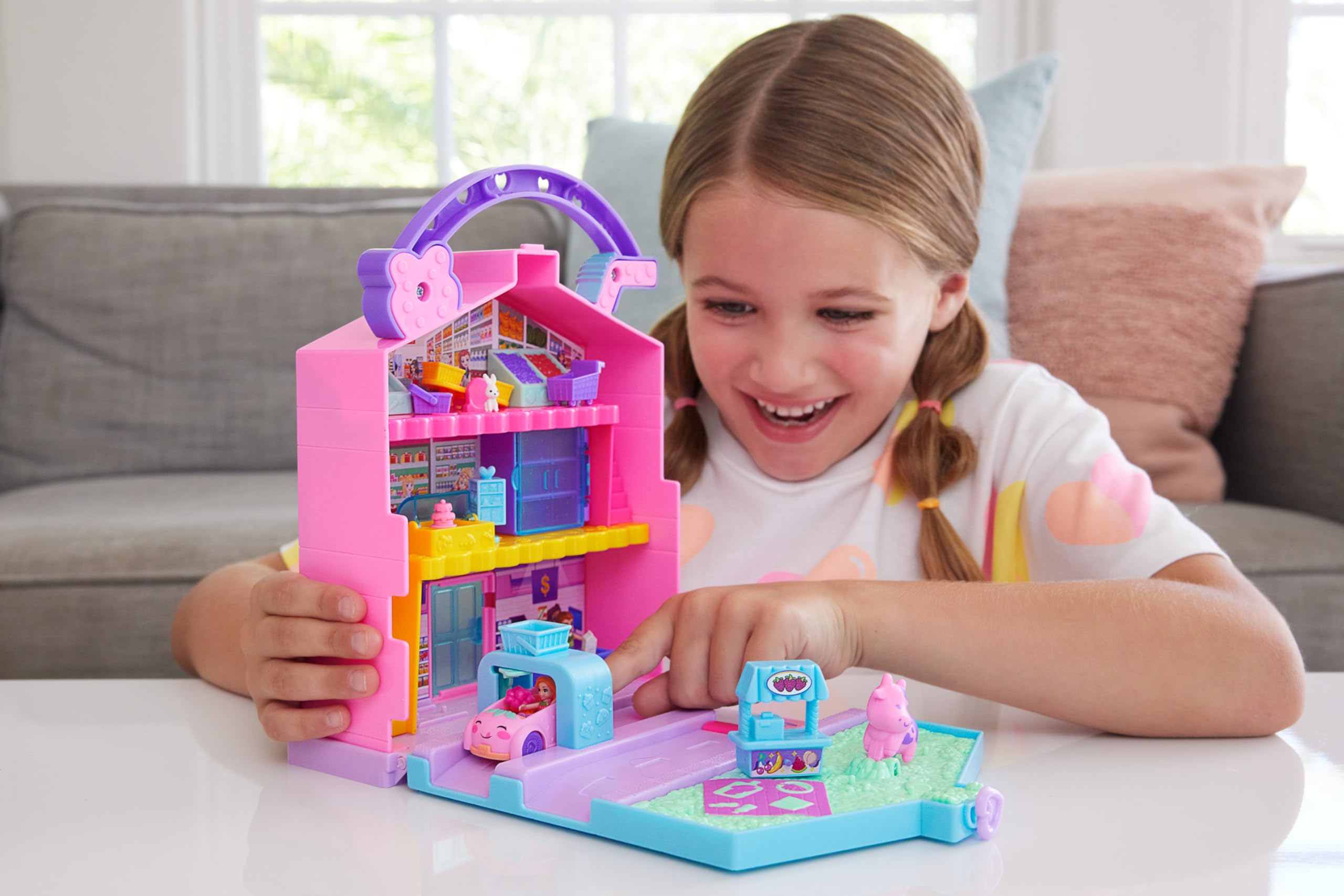 Polly Pocket Dolls & Playset, Food Toy with 2 Micro Dolls, 12 Accessories with Toy Car and Pet, Pollyville Fresh Market