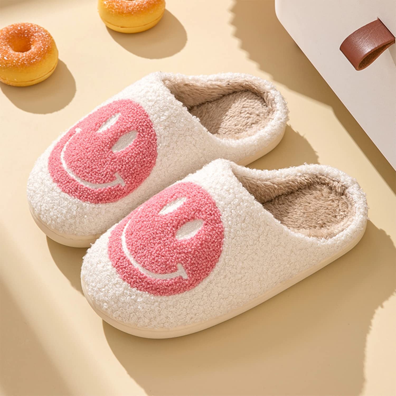 Smile Face Slippers fpr Women Happy face slippers Retro Soft Plush Warm Slip-on Slippers, Cozy Indoor Outdoor Slippers with Memory Foam for Men Women