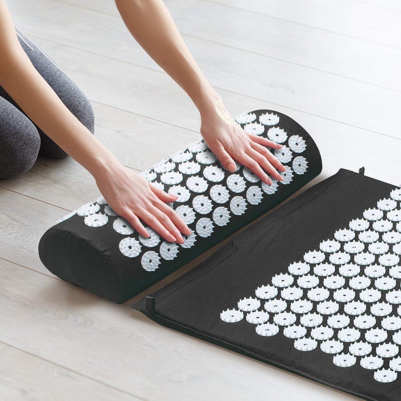 Sivan Back and Neck Pain Relief Acupressure Mat and Pillow Set, Chronic Back Pain Treatment - Relieves Your Stress of Lower Upper Back and Sciatic Pain - Black