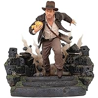 Diamond Select Toys Indiana Jones and The Raiders of The Lost Ark: Escape with Idol Deluxe Gallery Statue