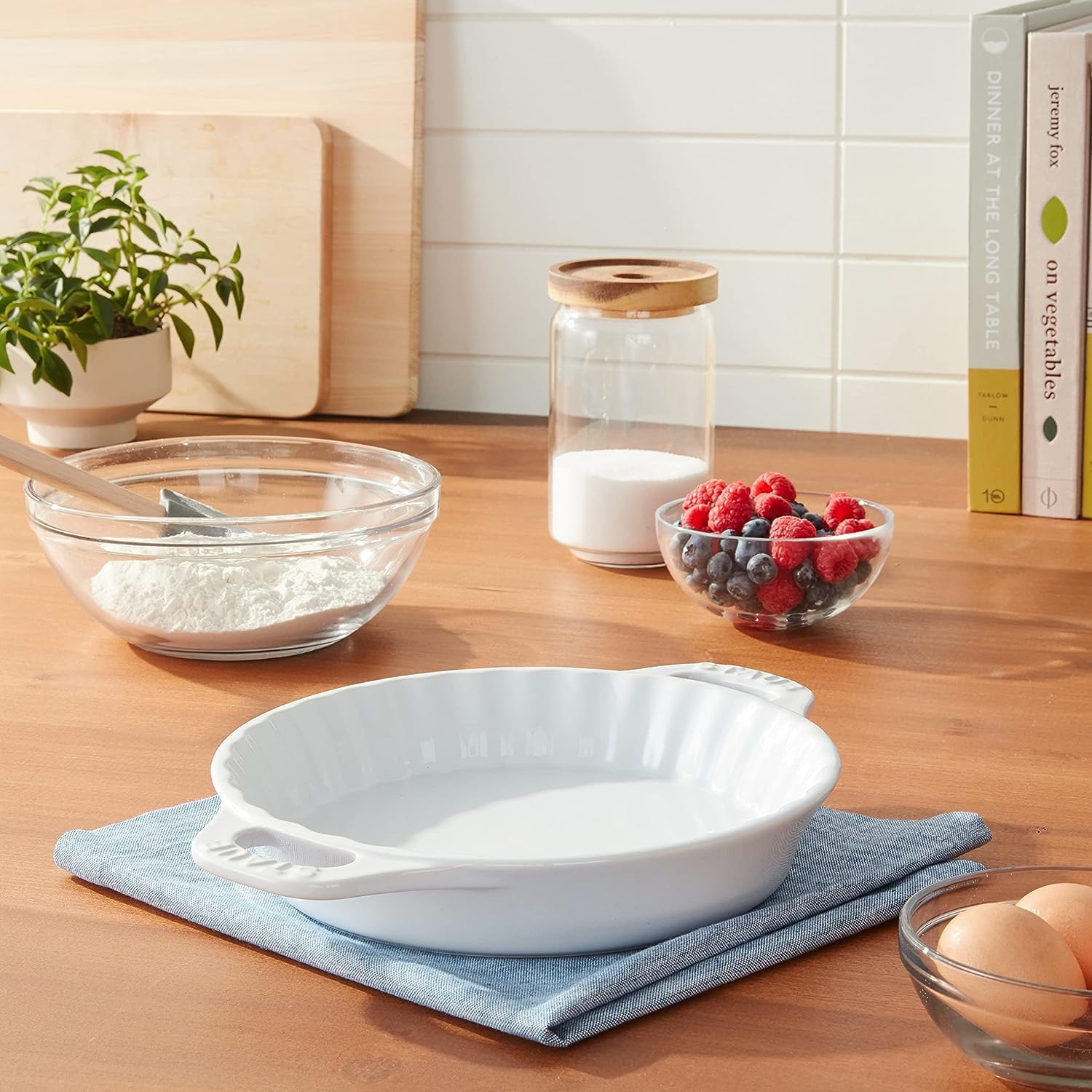 STAUB Ceramics Bakeware-Pie-Pans Dish, 9-inch, White