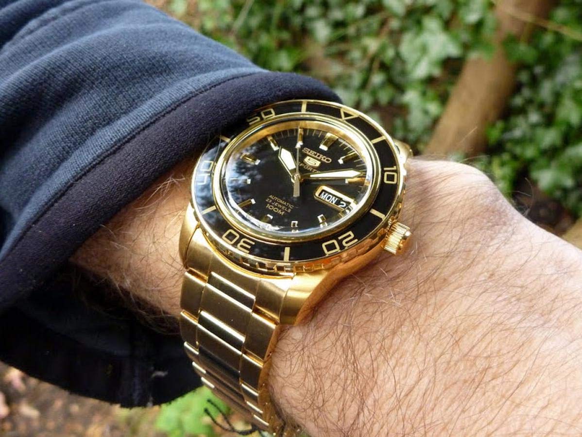Mua SEIKO Men's SNZH60 SEIKO 5 Automatic Black Dial Gold-Tone Stainless  Steel Watch trên Amazon Mỹ chính hãng 2023 | Giaonhan247