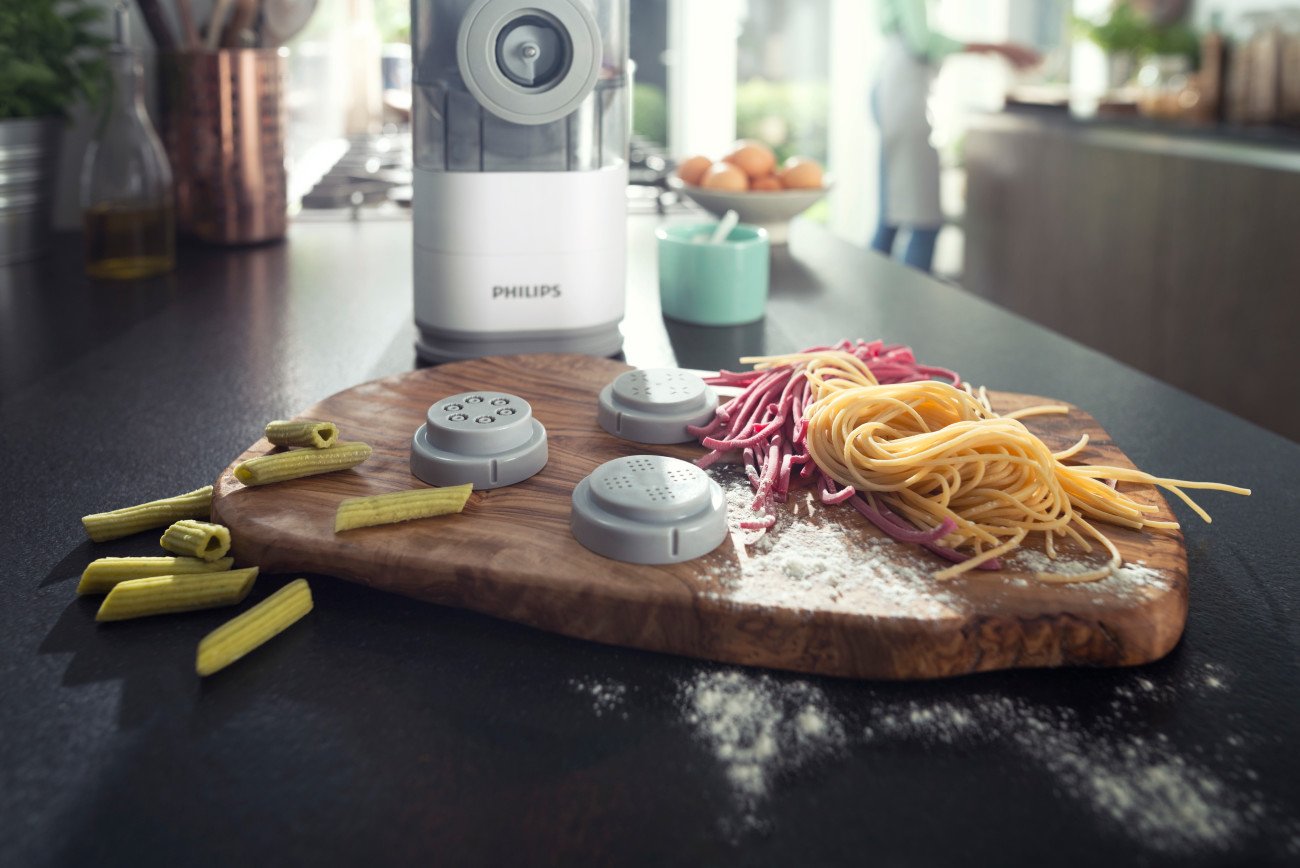 Philips Compact Pasta and Noodle Maker with 3 Interchangeable Pasta Shape Plates - White - HR2370/05