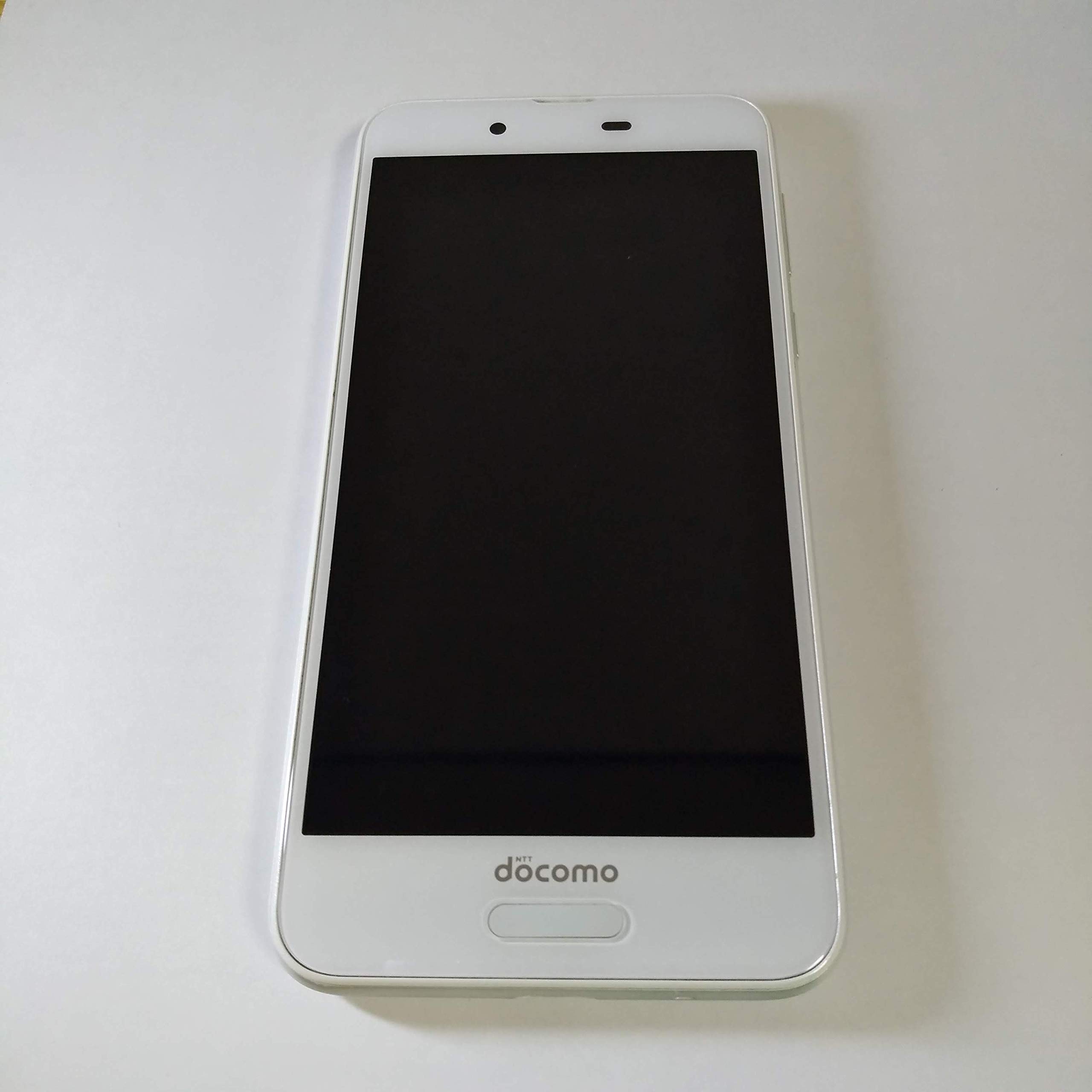Aquos Sharp Sense Gold Japanese Version Unlocked Phone Docomo SH-01K