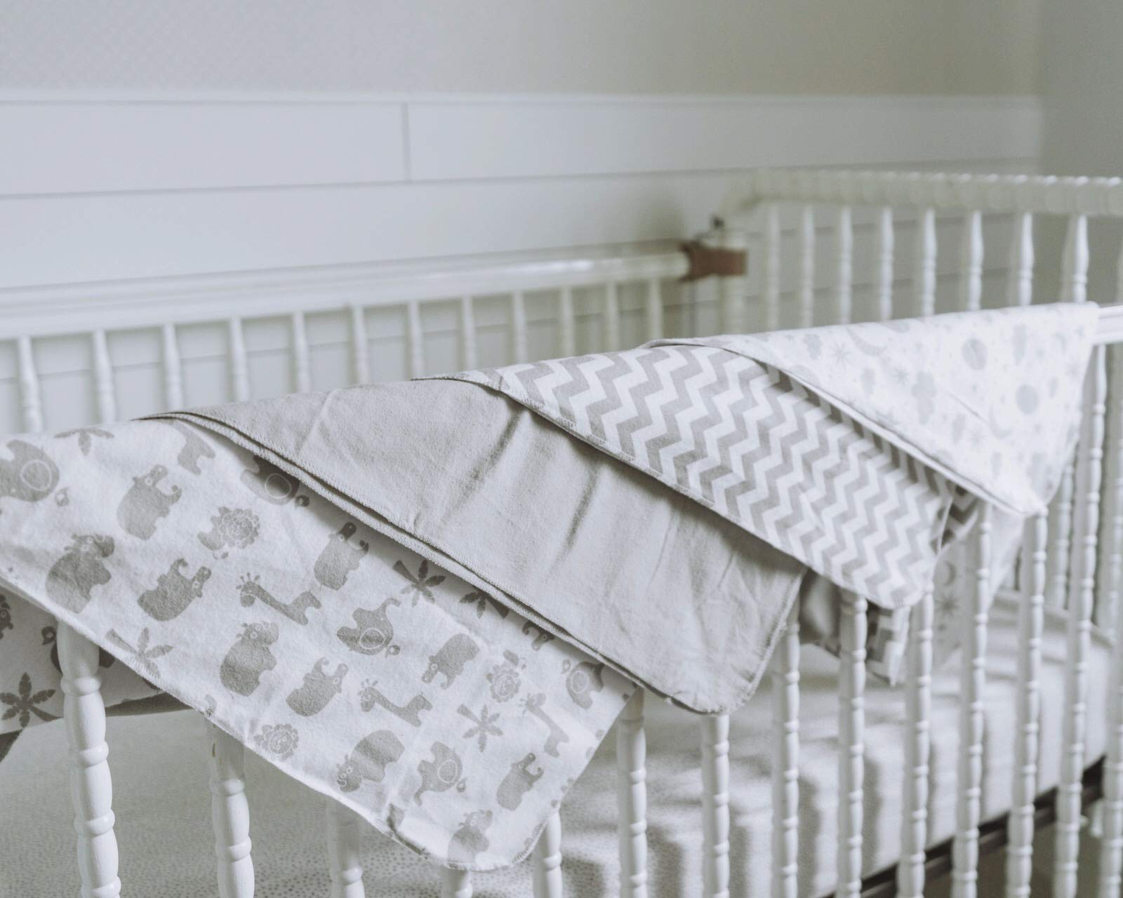 Spasilk Baby Essential 23 Piece Layette Set for Newborns and Infants, 0-6 Months