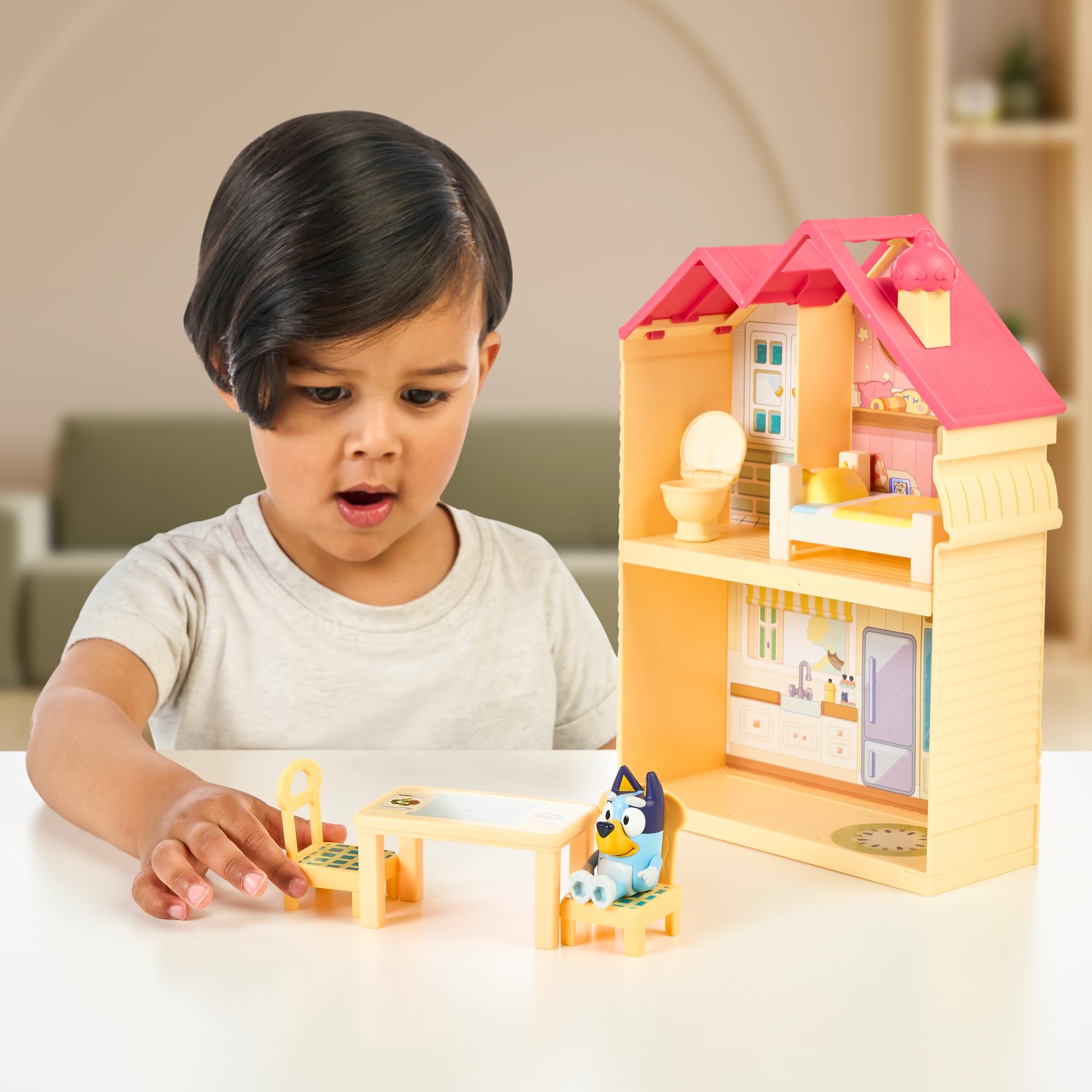 BLUEY Mini Home Playset | Compact House Playset with Carry Handle | Three Different Rooms | Kitchen, Bedroom and Bathroom | Includes Figure with 5 Play Pieces