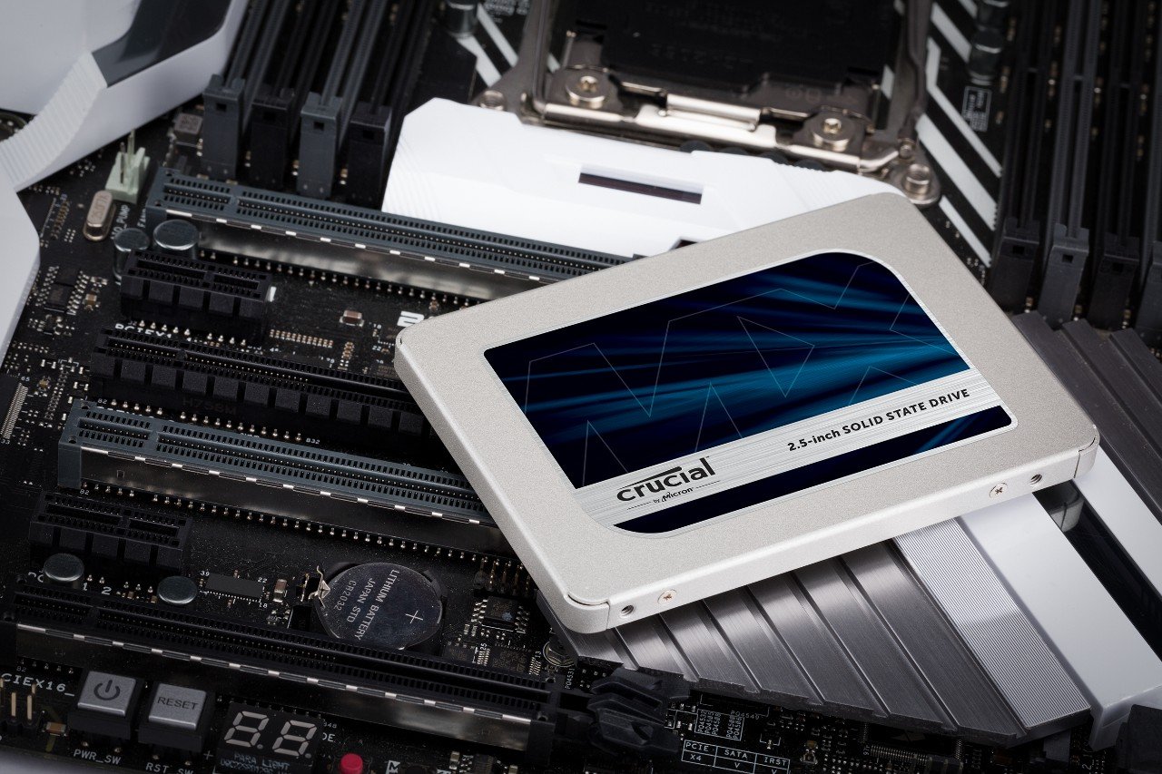 Crucial MX500 1TB 3D NAND SATA 2.5 Inch Internal SSD, up to 560MB/s - CT1000MX500SSD1(Z)