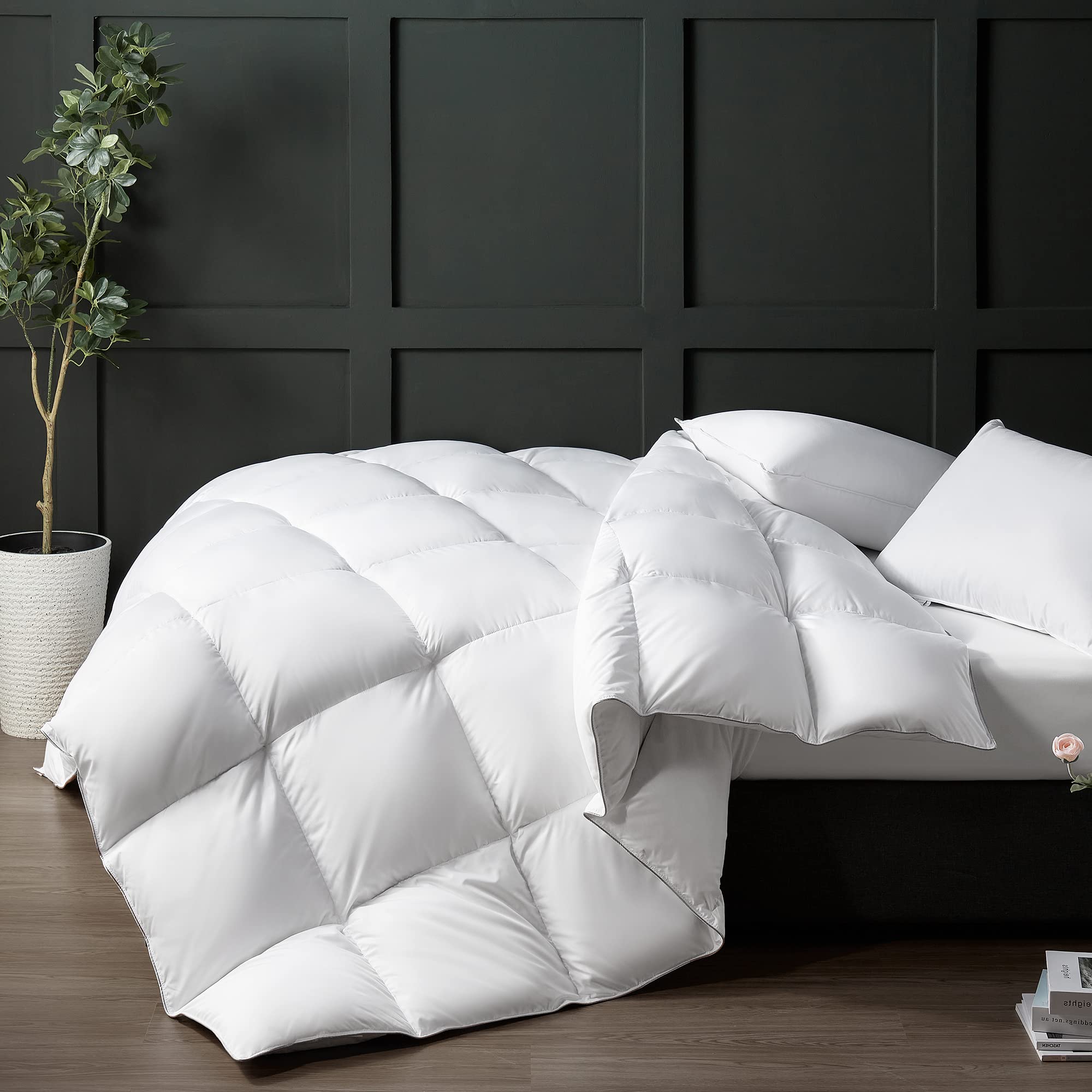 Mua WEIYU Goose Down Comforter Queen Size - Fluffy Soft Luxury All Season Down  Feather Comforter Medium Warmth Duvet Insert Queen 48 Oz (90x90, White)  trên Amazon Mỹ chính hãng 2023 | Giaonhan247