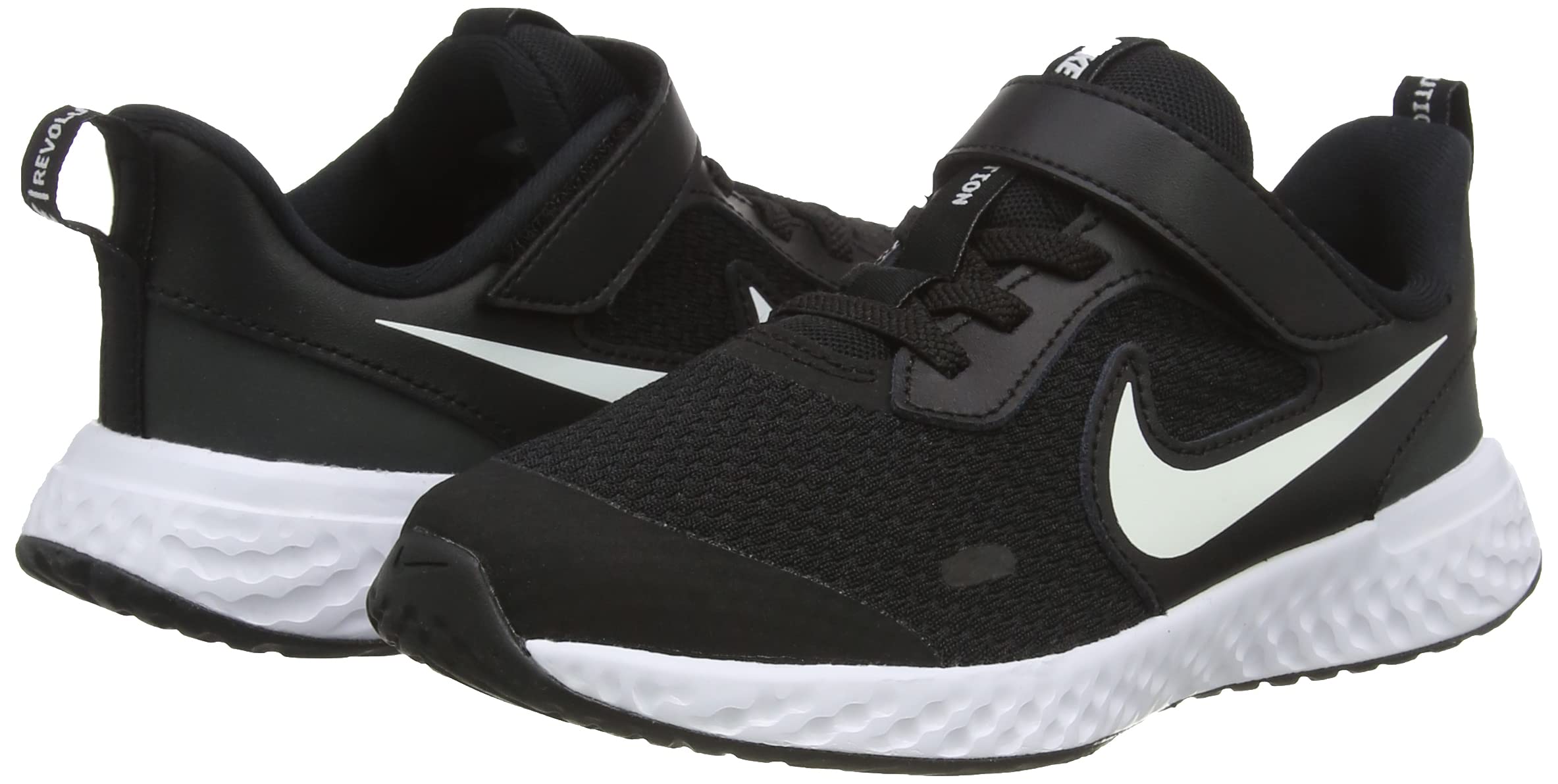 Nike Unisex-Child Revolution 5 Grade School Running Shoe