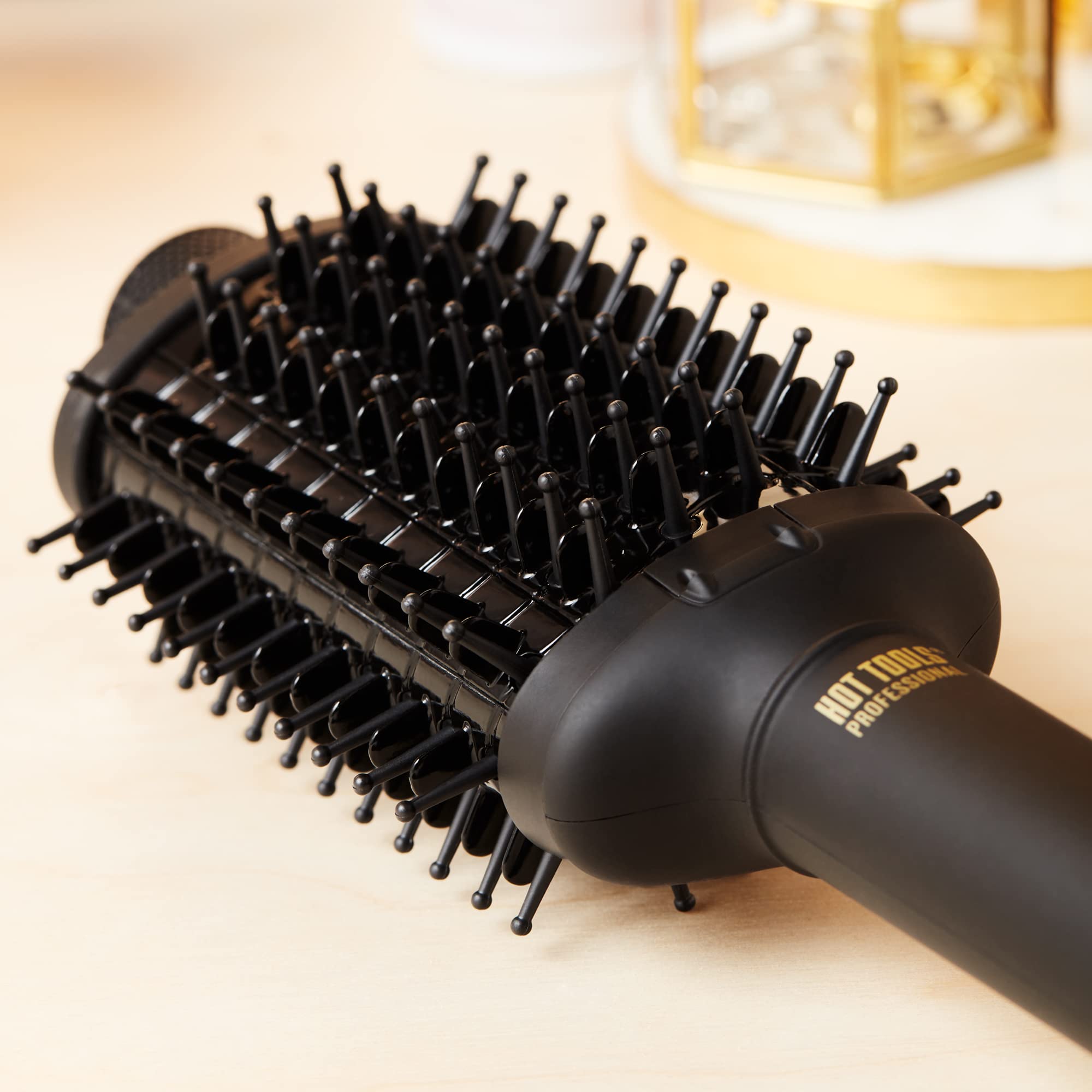 HOT TOOLS Pro Artist Heated Hair Styling Oval Brush, Black/Gold