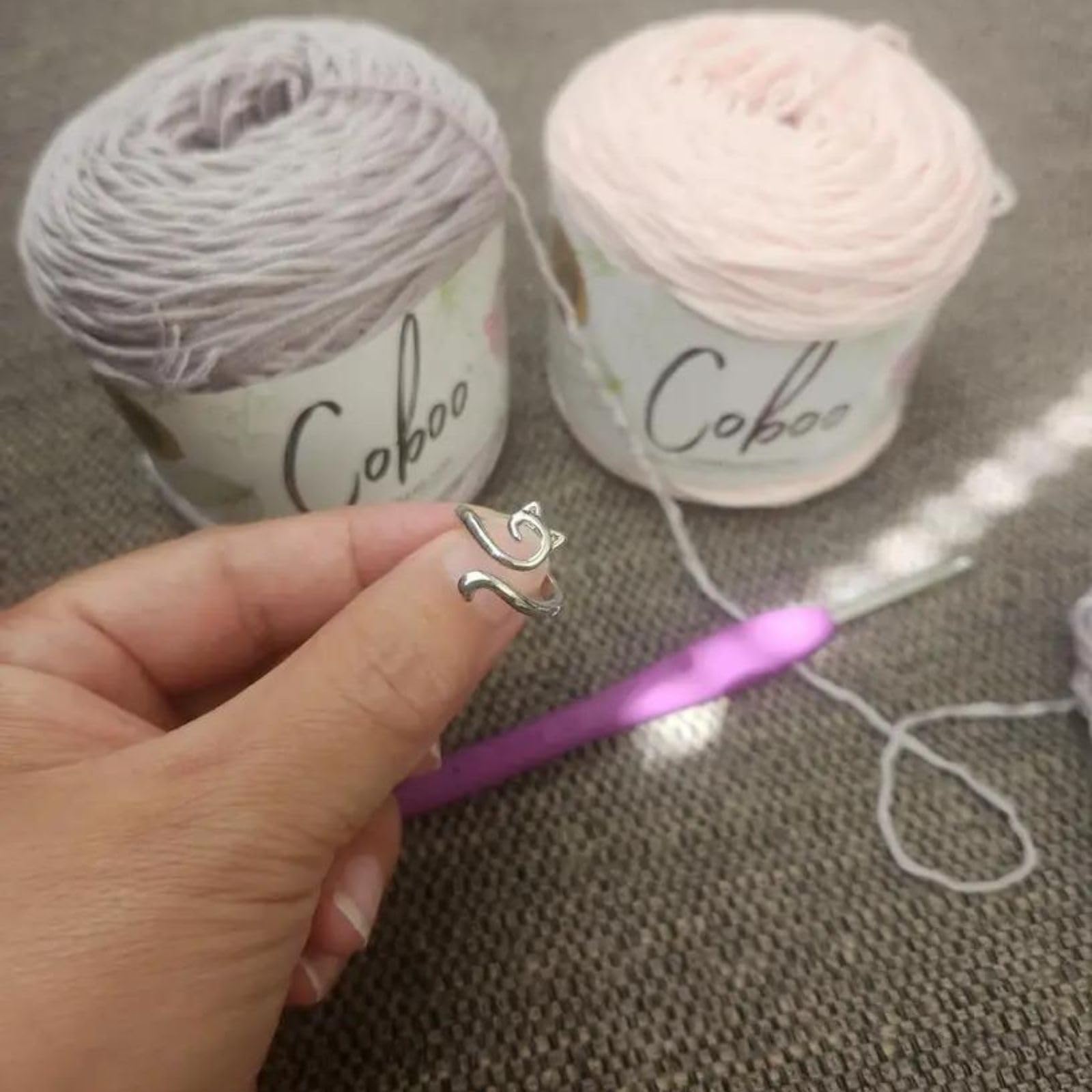 Nwsrayu 3 pcs Yarn Ring Cat Ears Crochet Ring Beginner Knitting Crocheting Gift Crochet Tension Tool Finger Ring Gift Gold Silver Black Pink