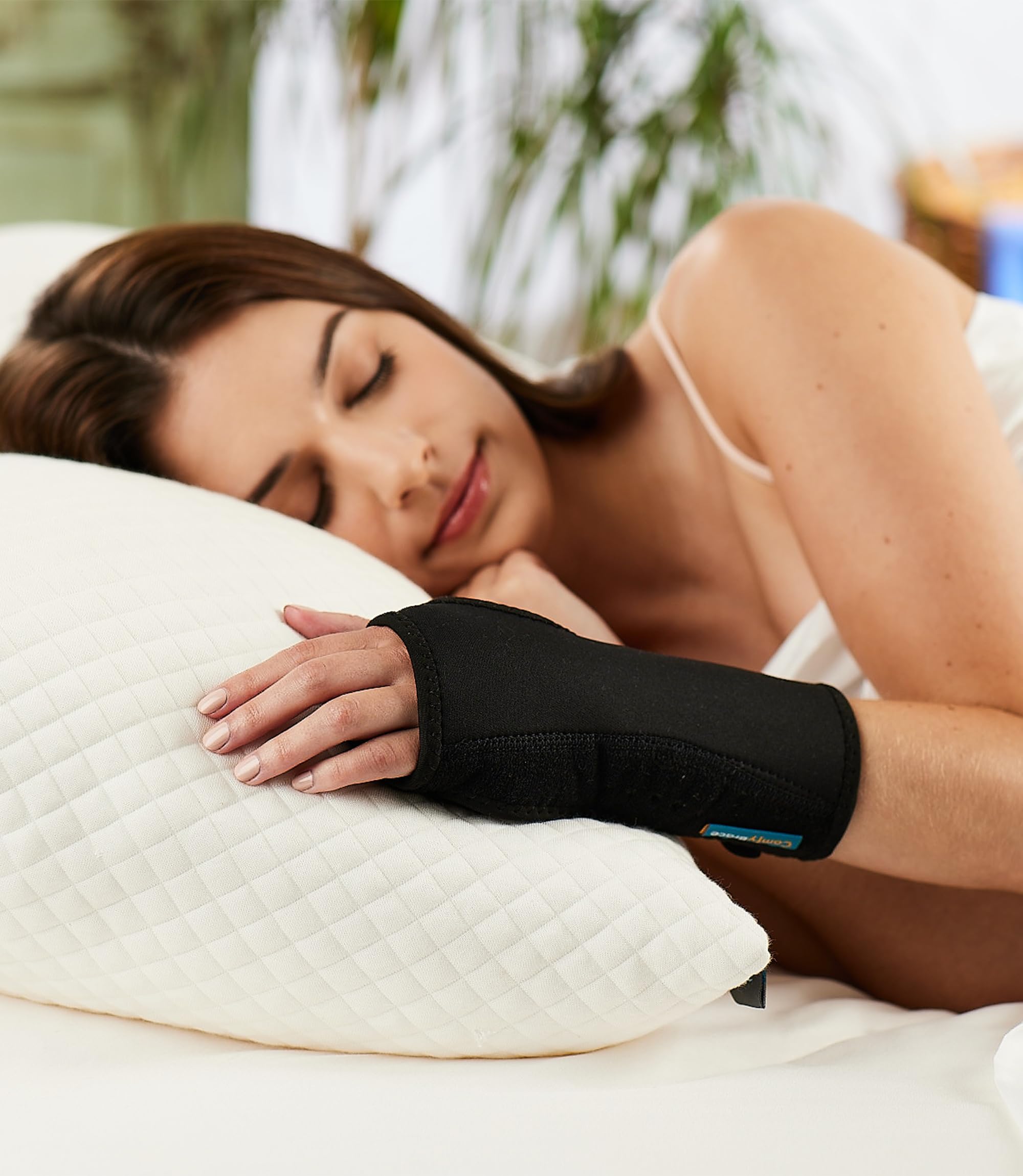 ComfyBrace Night Wrist Sleep Support Brace- Fits Both Hands - Cushioned to Help With Carpal Tunnel and Relieve and Treat Wrist Pain, Adjustable, Fitted