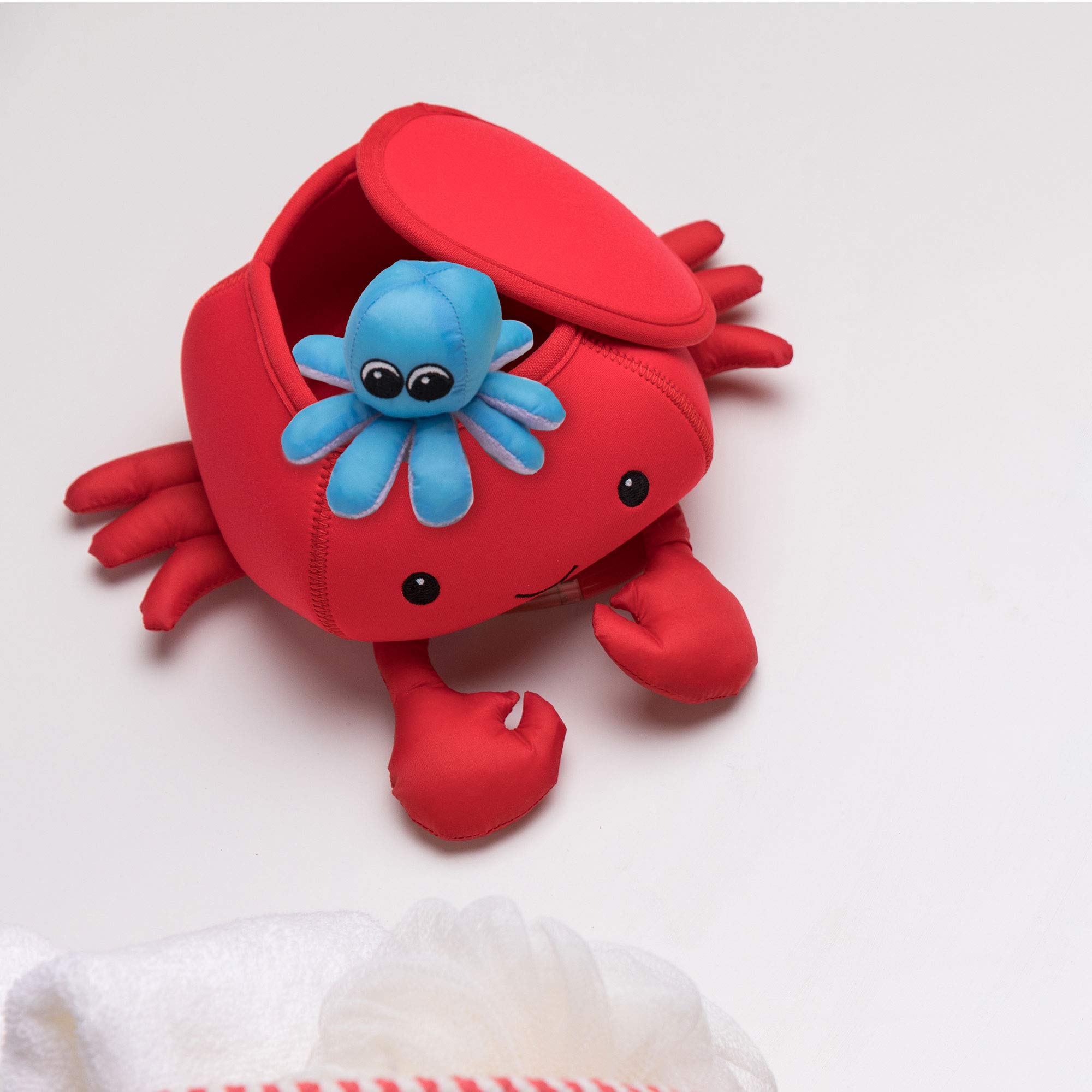 Manhattan Toy Neoprene Crab 5-Piece Floating Spill n Fill Bath Toy with Quick Dry Sponges and Squirt Toy