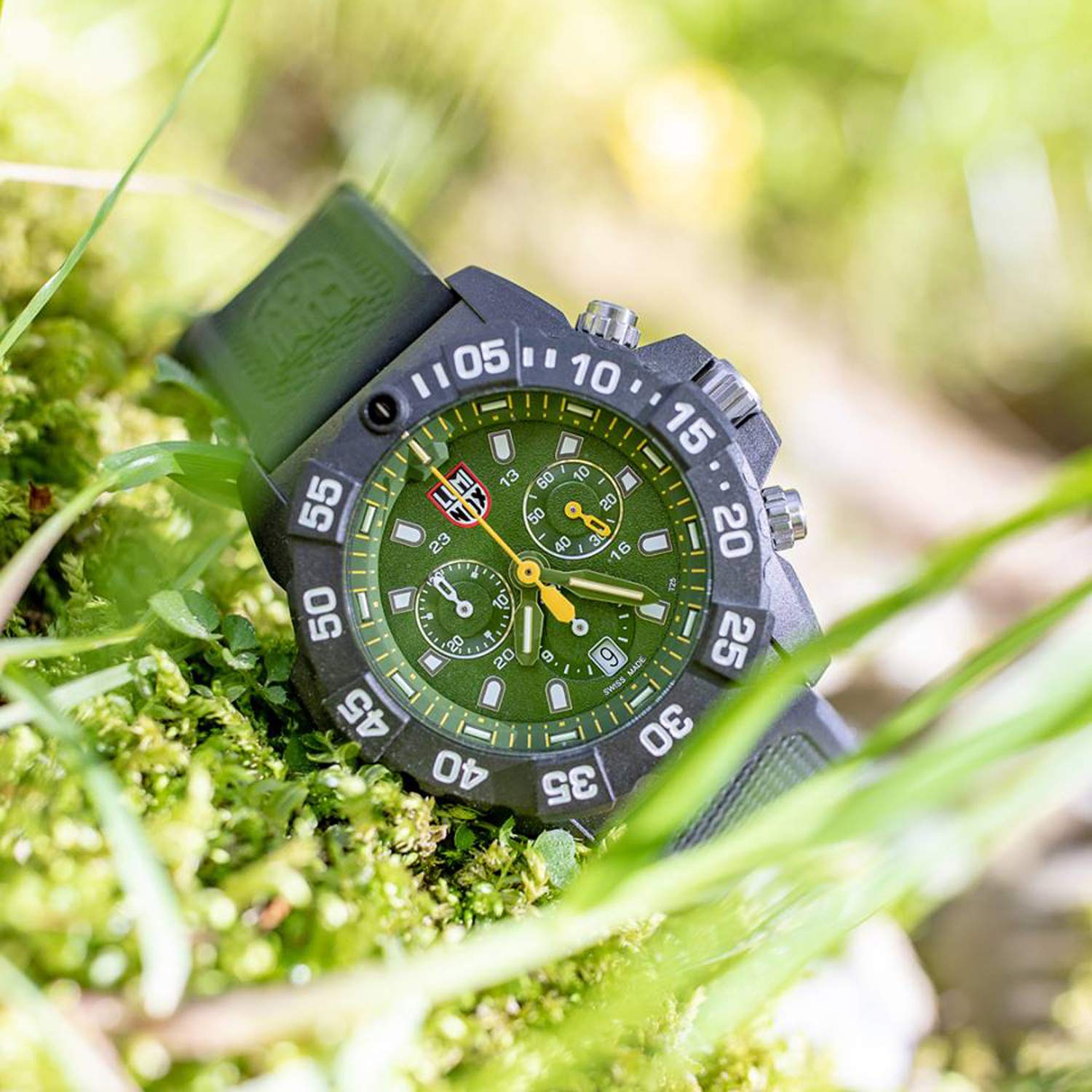 Luminox Navy Seal XS.3597 Mens Watch 45mm - Military Dive Watch in Black/Green Date Function Chronograph 200m Water Resistant