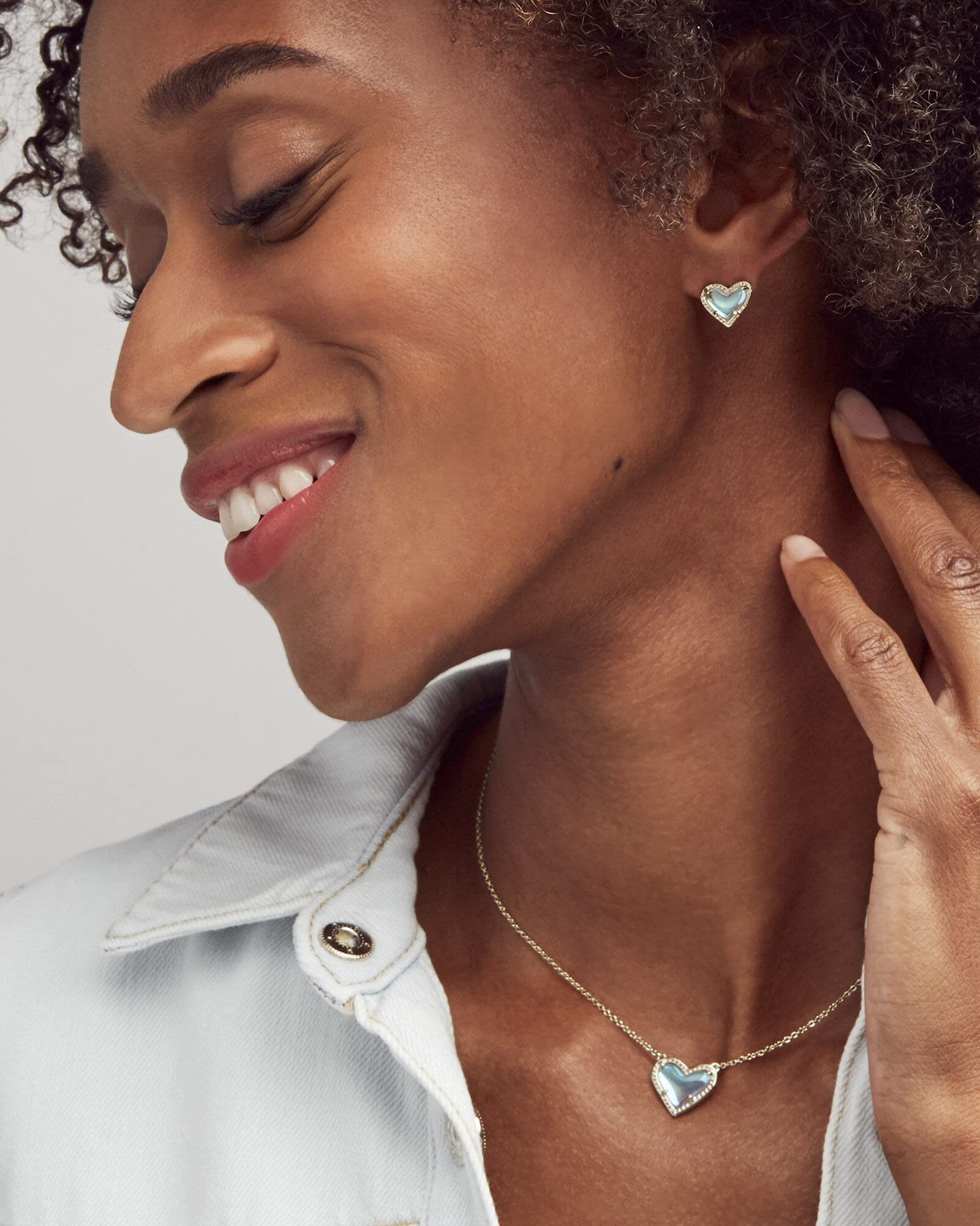 Kendra Scott Ari Heart Adjustable Length Pendant Necklace, Ari Heart Stud Earrings, and Ari Heart Link Chain Bracelet Bundle, Fashion Jewelry, 14K Rose Gold-Plated, Pink Drusy