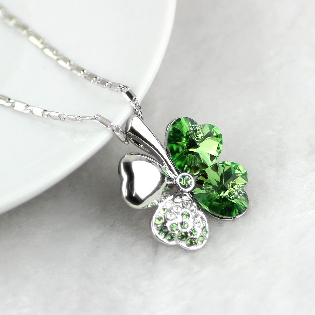 Merdia Four Leaf Clover Heart-shaped Crystal Pendant Necklace 16