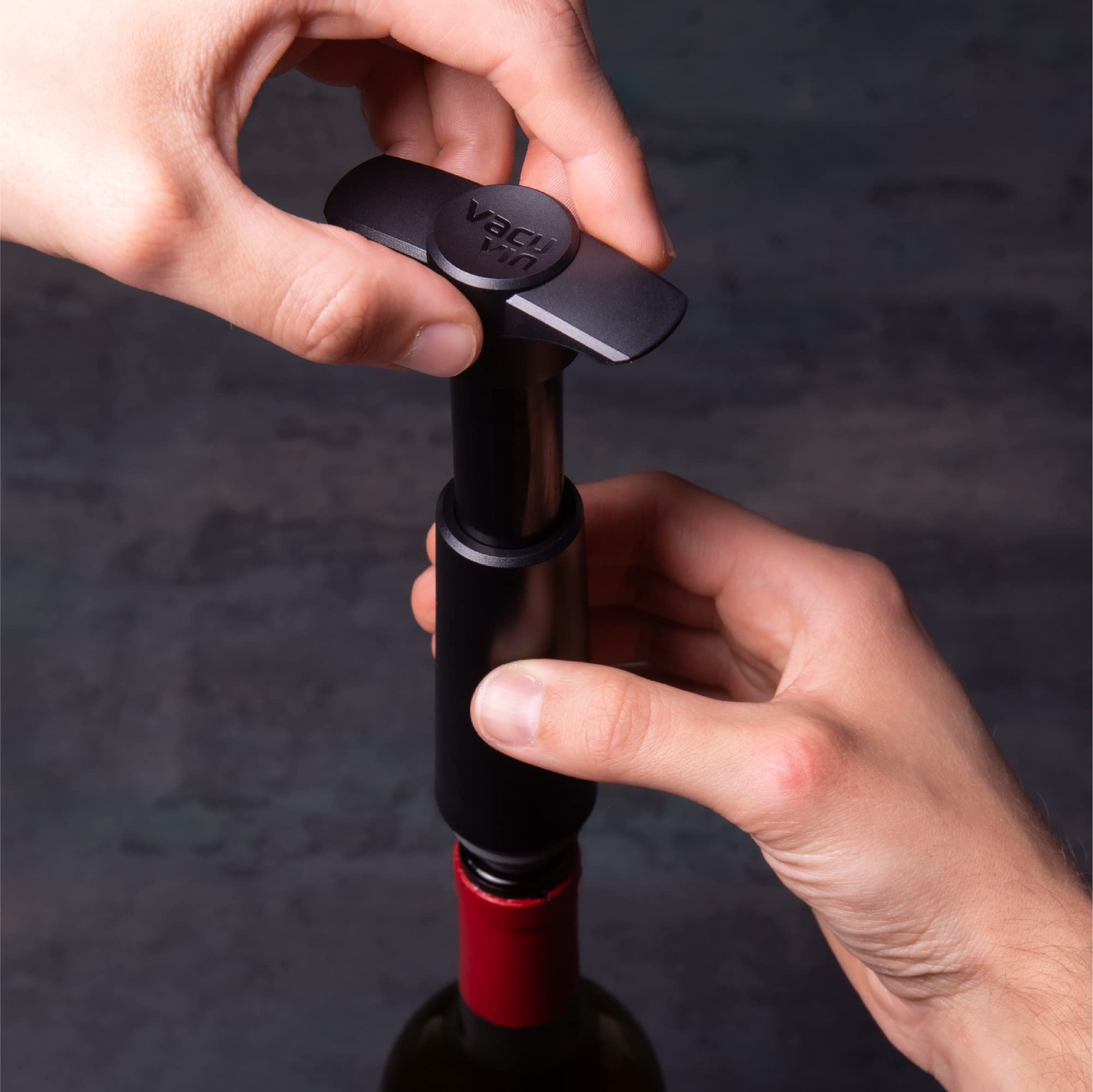 Vacu Vin Wine Saver Pump Red with Vacuum Wine Stopper - Keep Your Wine Fresh for up to 10 Days - 1 Pump 4 Stoppers - Reusable - Made in the Netherlands