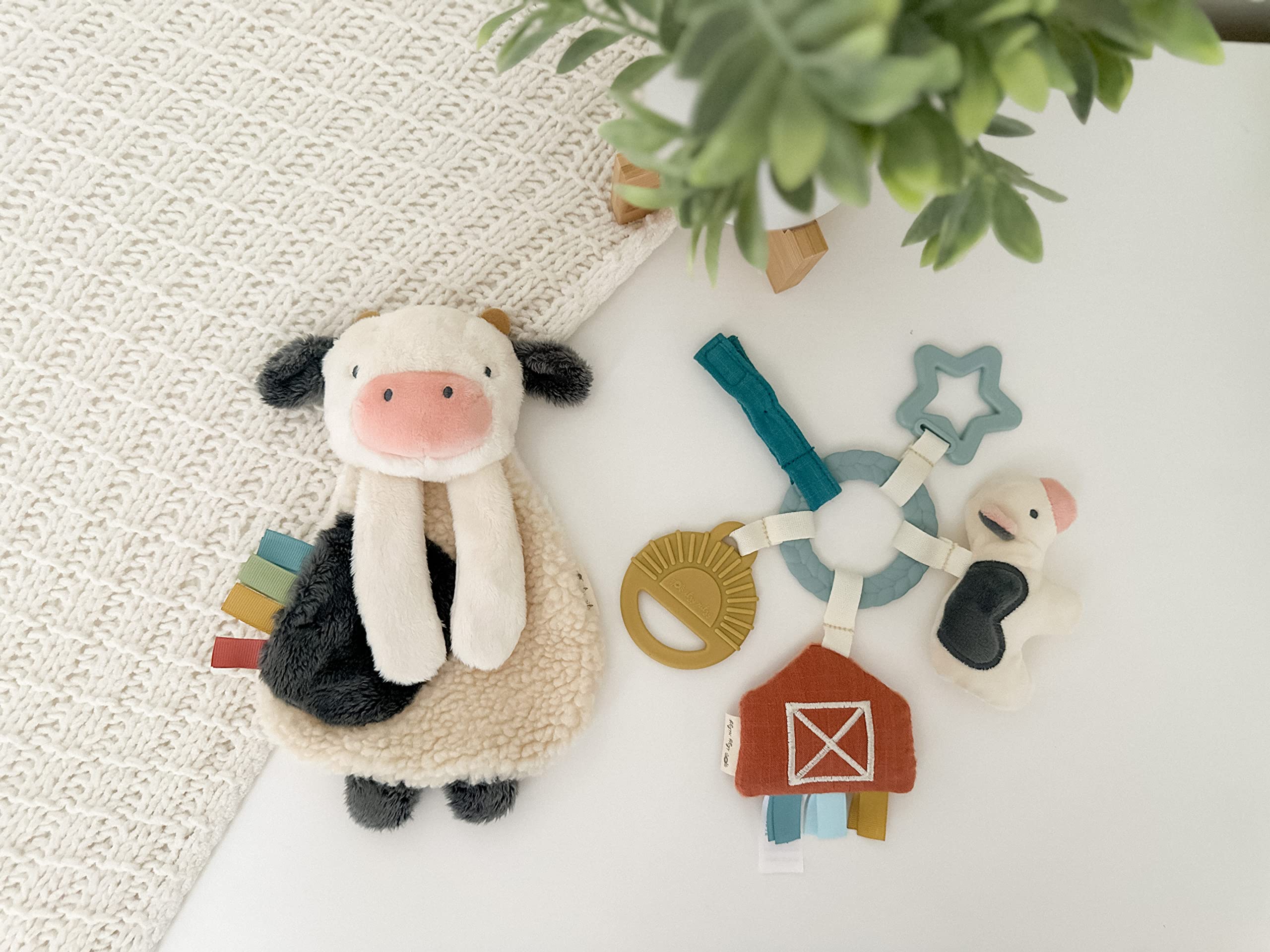 Itzy Ritzy Farm Toy Gift Set - Includes Cow Lovey & Farm-Themed Car Seat and Stroller Toy