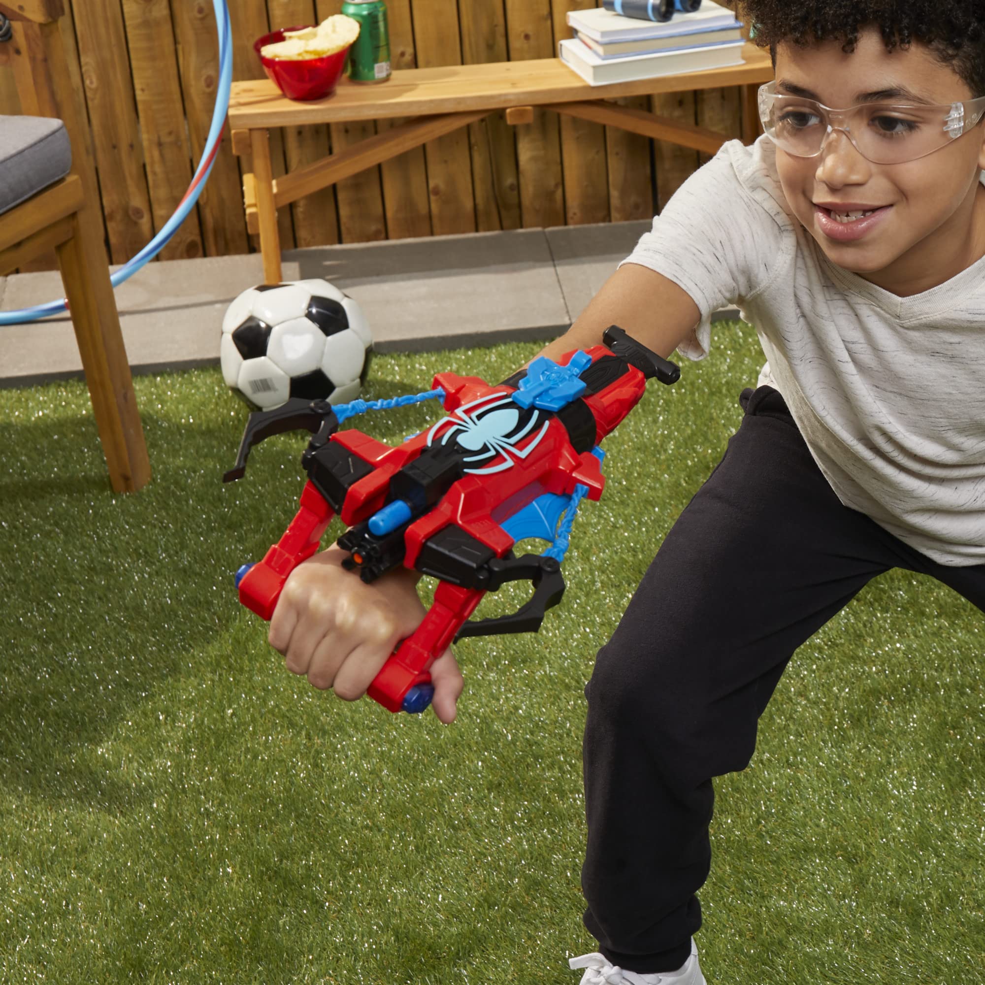 Spider-Man Marvel Spider Strike ‘N Splash Blaster, Super Hero Toys for Kids, Ages 5 and Up, Nerf Blaster for Kids, Water Blast Feature, Marvel Toys