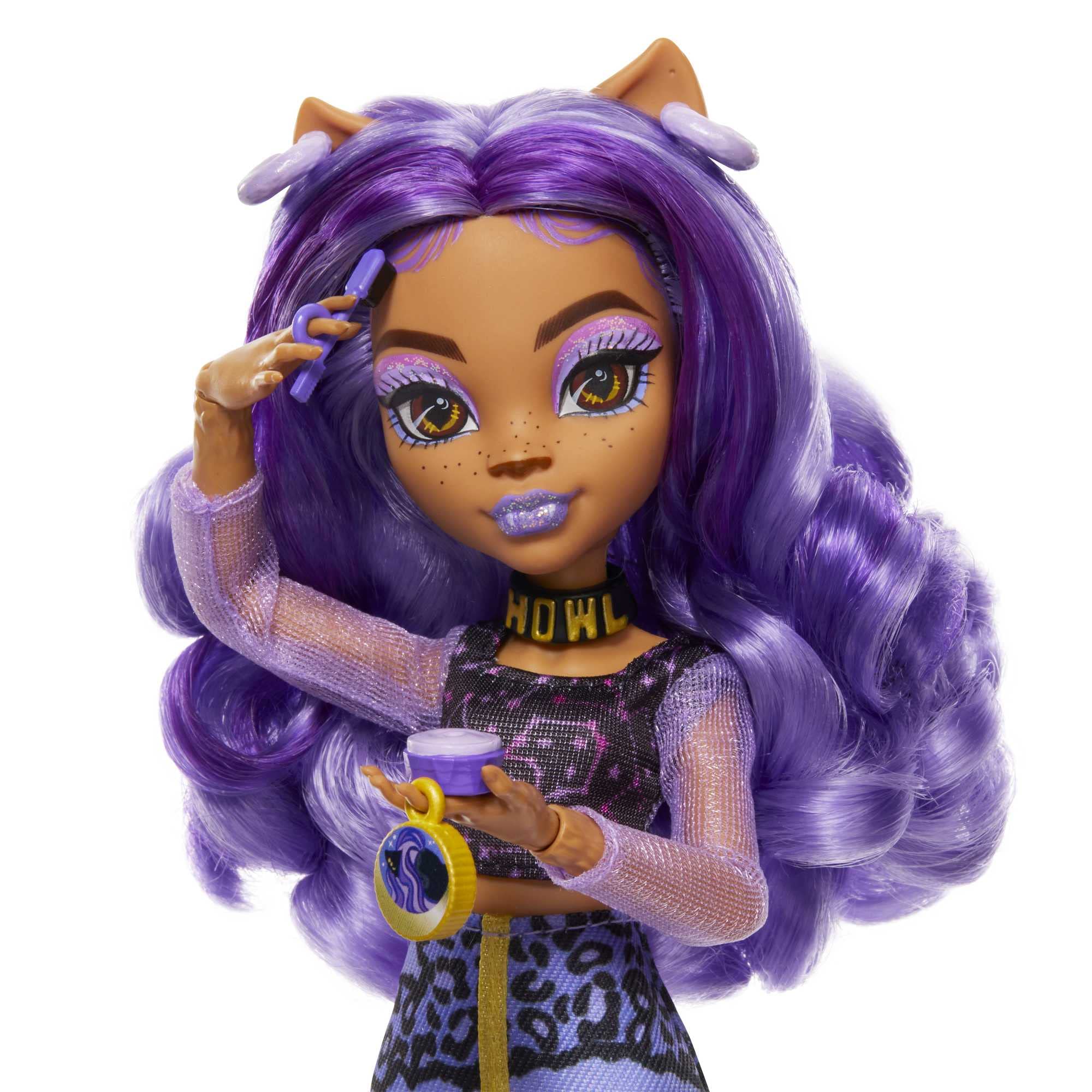 Monster High Skulltimate Secrets Fearidescent Series Doll & Accessories, Clawdeen Wolf, Dress-Up Locker, Color Reveal Keys & 19+ Surprises