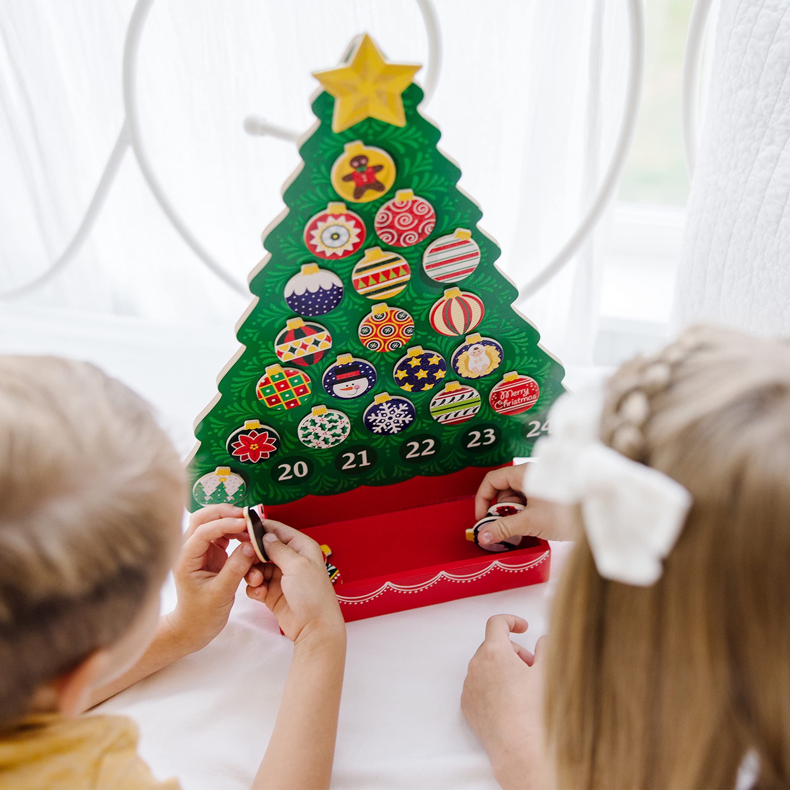 Melissa & Doug Wooden Advent Calendar - Magnetic Christmas Tree, 25 Magnets - Holiday Tree Themed Countdown Style Toddler and Kid Advent Calendar 2022 For Ages 3+