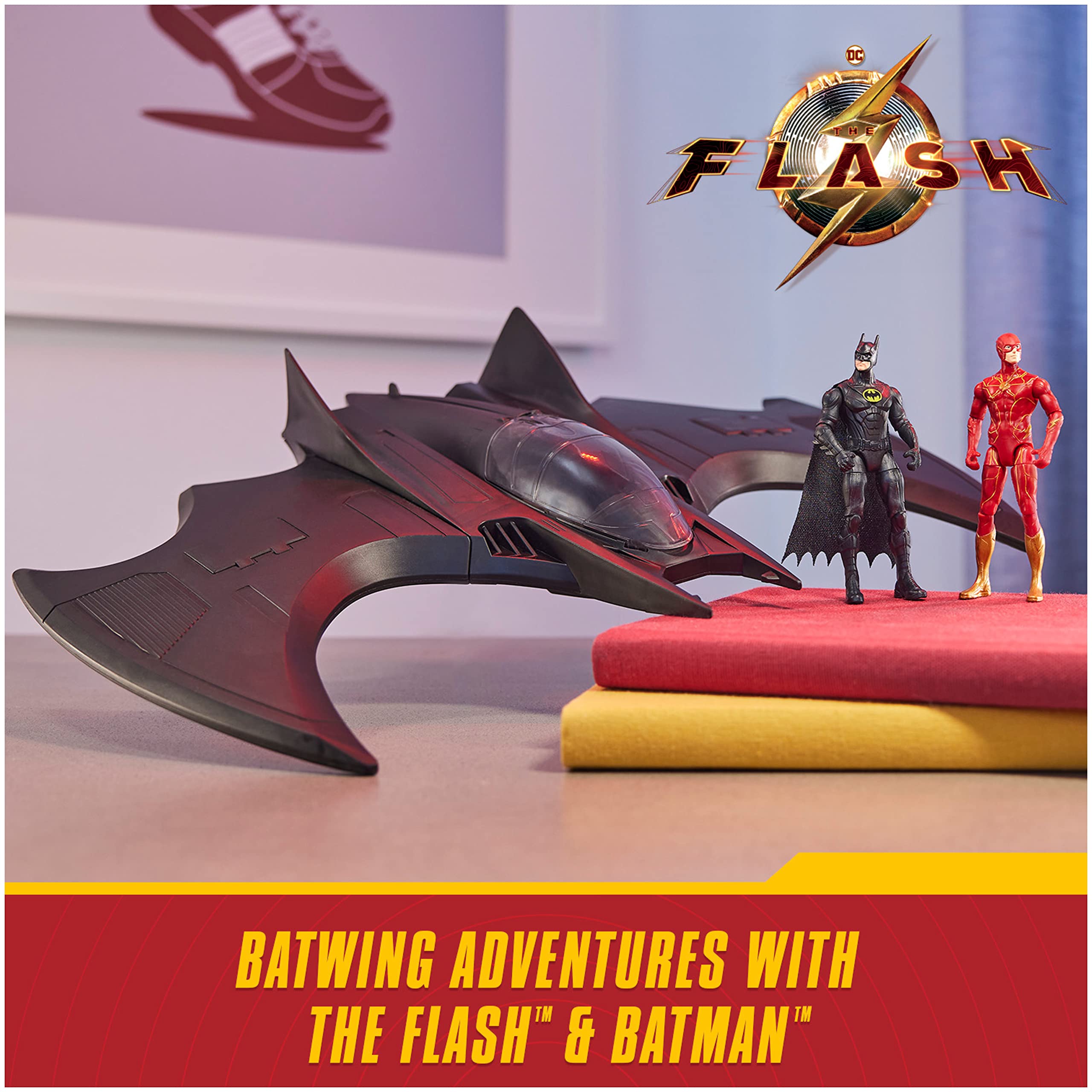 DC Comics, The Flash Ultimate Batwing Set The Flash and Batman Action Figures, 4-inch Playset Kids Toys for Boys and Girls 3 and Up