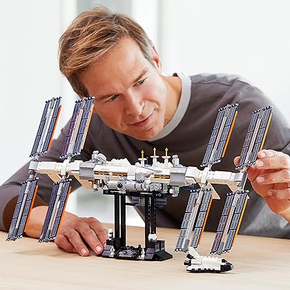 LEGO Ideas International Space Station 21321 Building Kit, Adult Set for Display, Makes a Great Birthday Present (864 Pieces)