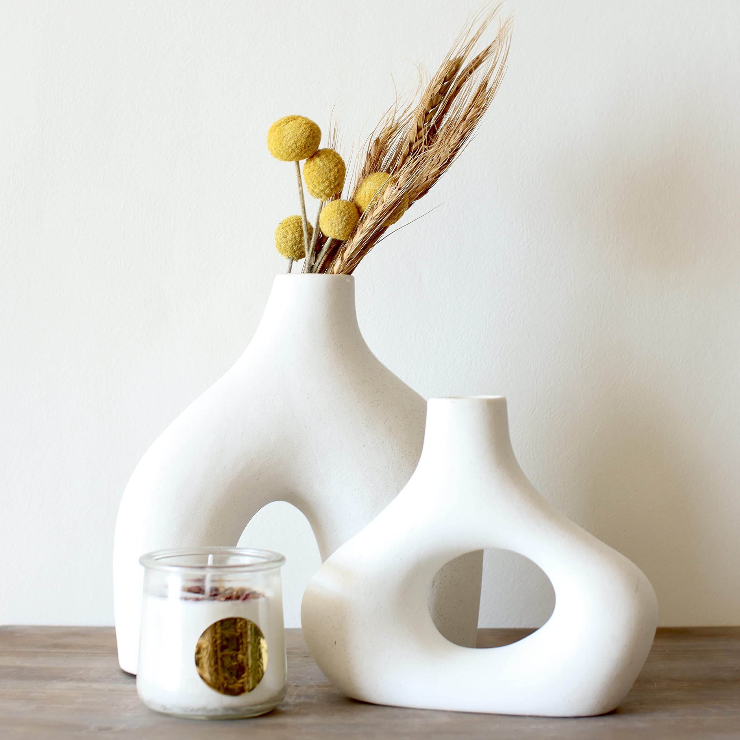 Carrot's Den Donut Vase, Set of 2 - Minimalist Nordic Style, White Ceramic Hollow Donut Vase Decor | Table Centerpiece, Boho, Wedding, Living Room, Bookshelf, Office, Modern Home Decor (Warm White)