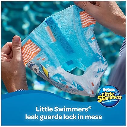 Huggies Little Swimmers Disposable Swim Diapers, Swimpants, Size 5-6 Large (Over 32 Pound), 17 Count, with Huggies Wipes Clutch 'N' Clean Bonus Pack (Packaging May Vary)