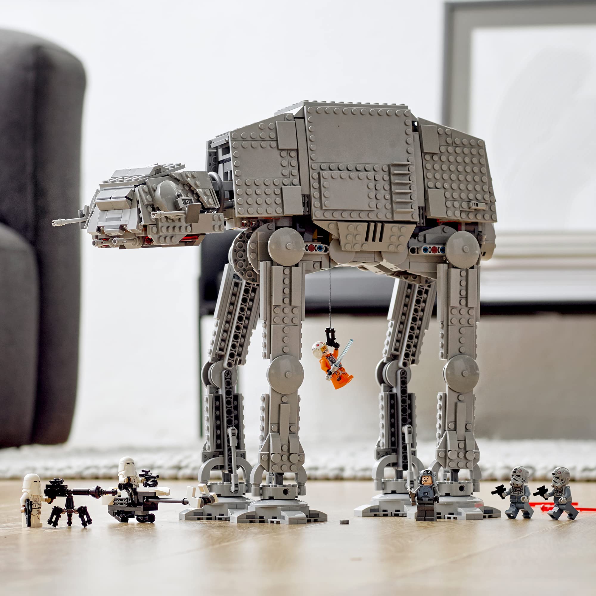 LEGO 75288 Star Wars at-at Walker Toy 40th Anniversary Set, 10 years and up.