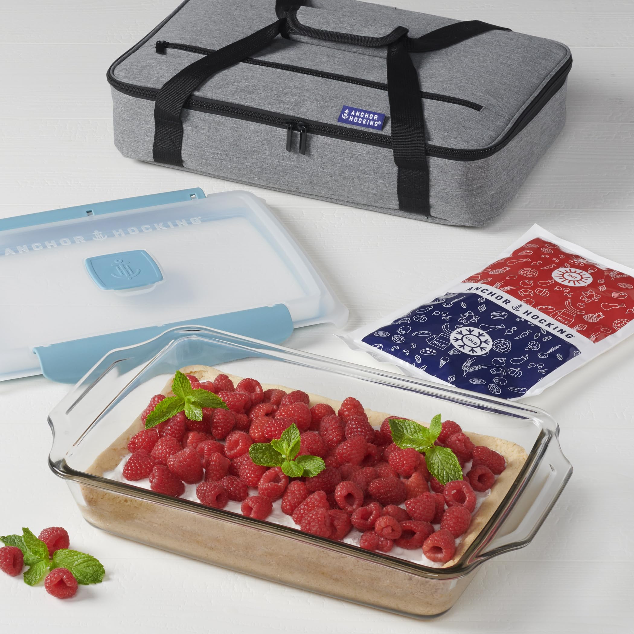 Anchor Hocking 3 Quart Glass Baking Dish with Lid, Insulated Carrier & Hot/Cold Pack