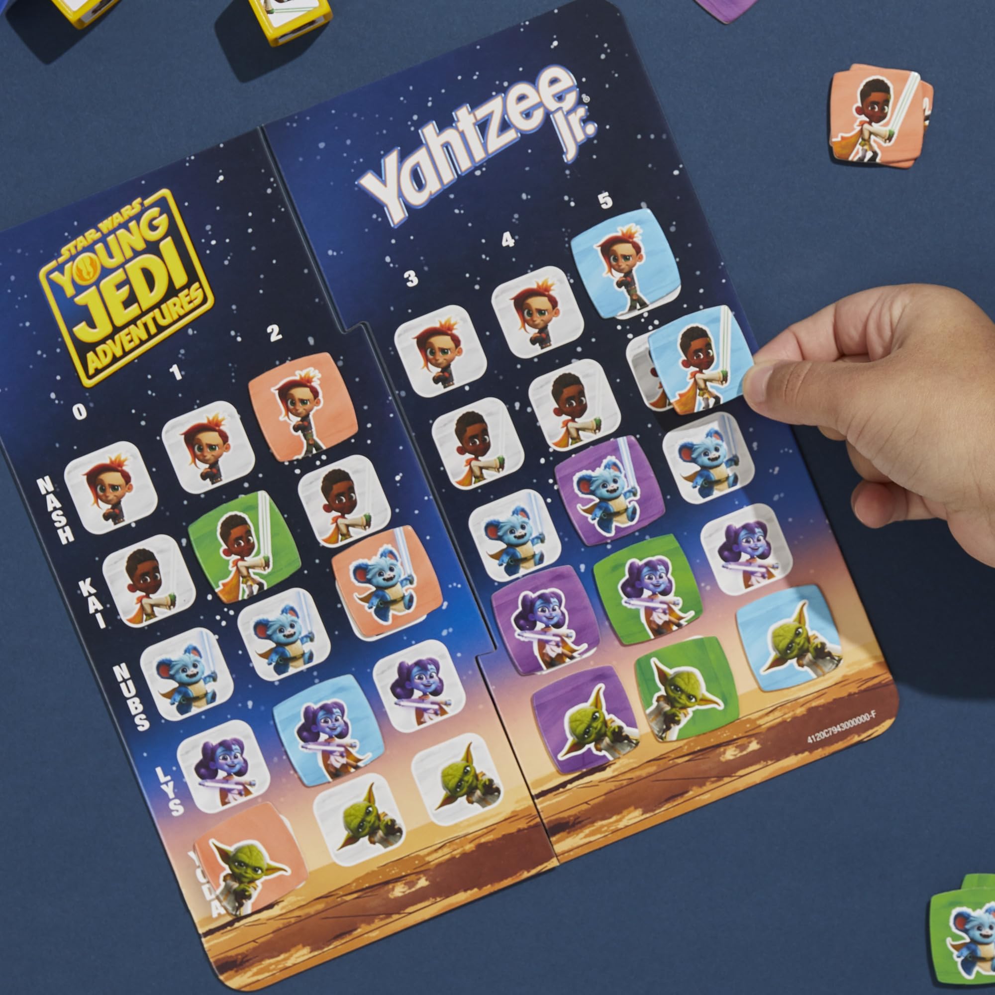 Yahtzee Jr.: Star Wars Young Jedi Adventures Edition Board Game for Kids | Ages 4+ | 2-4 Players | Counting and Matching Games for Preschoolers (Amazon Exclusive)