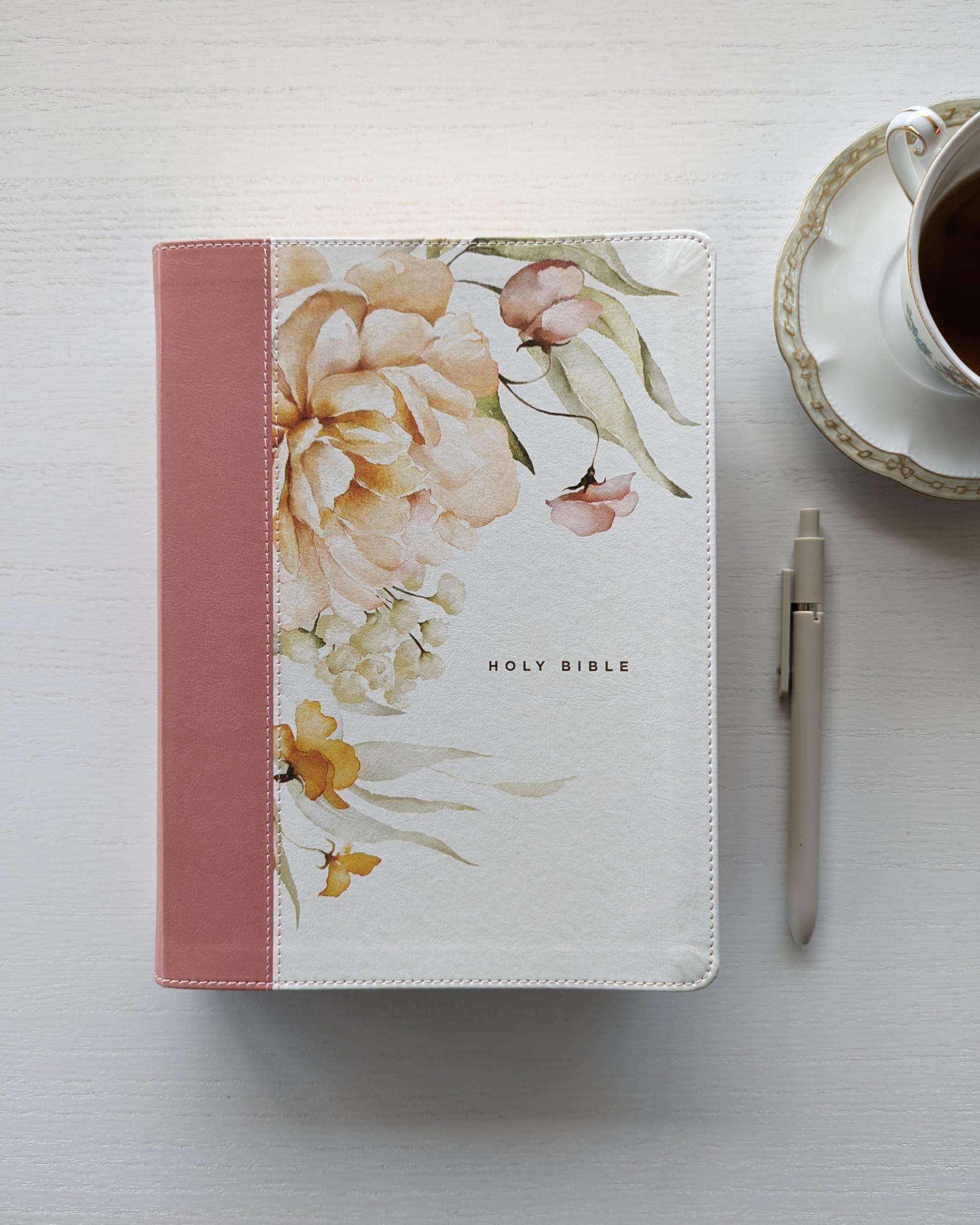 NLT Wide Margin Bible, Filament-Enabled Edition (LeatherLike, Dusty Pink Blossoms, Red Letter)