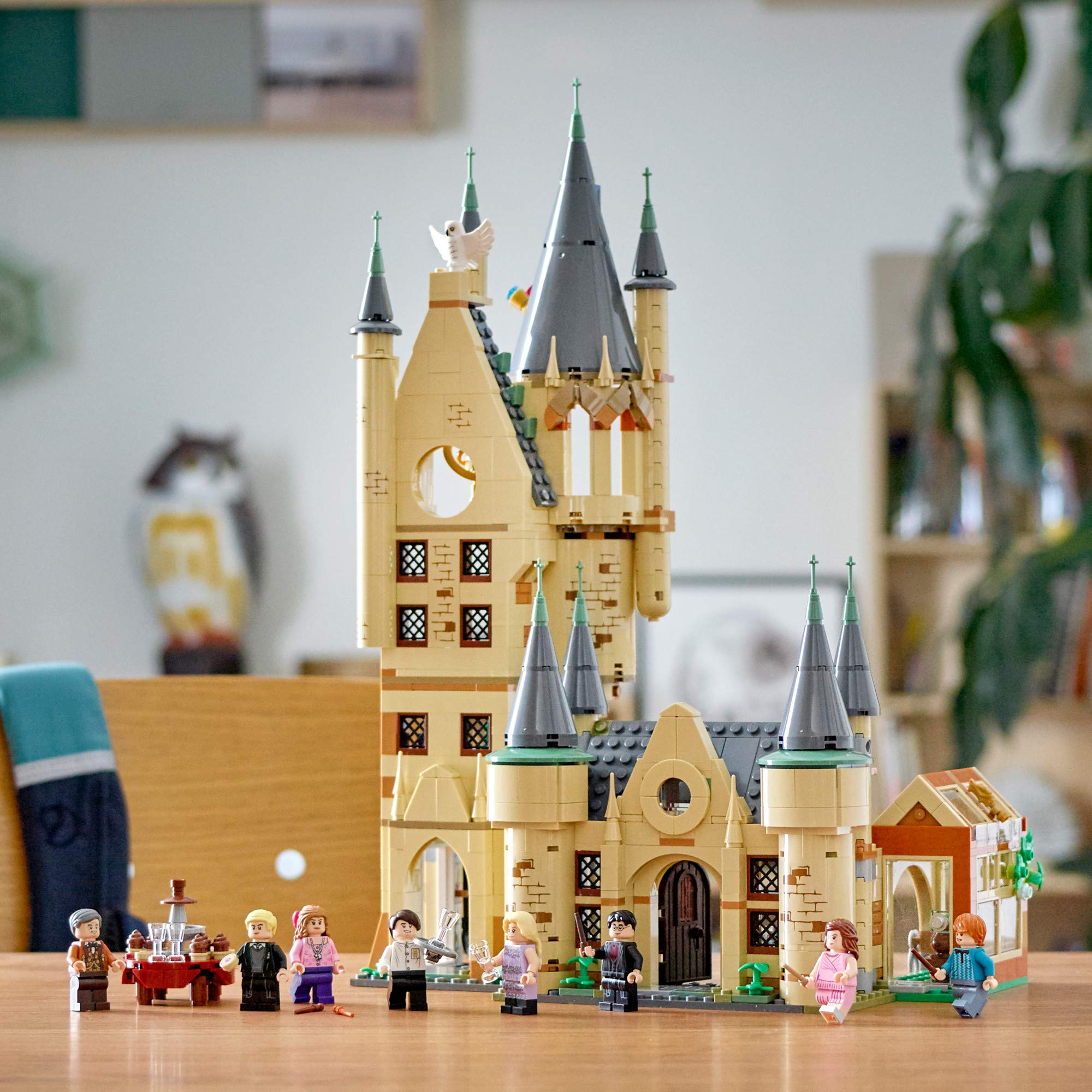 LEGO Harry Potter Hogwarts Astronomy Tower 75969, Castle Toy Playset with 8 Character Minifigures Including Harry Potter and Draco Malfoy, Wizarding World, Birthday Gifts for Kids, Girls & Boys