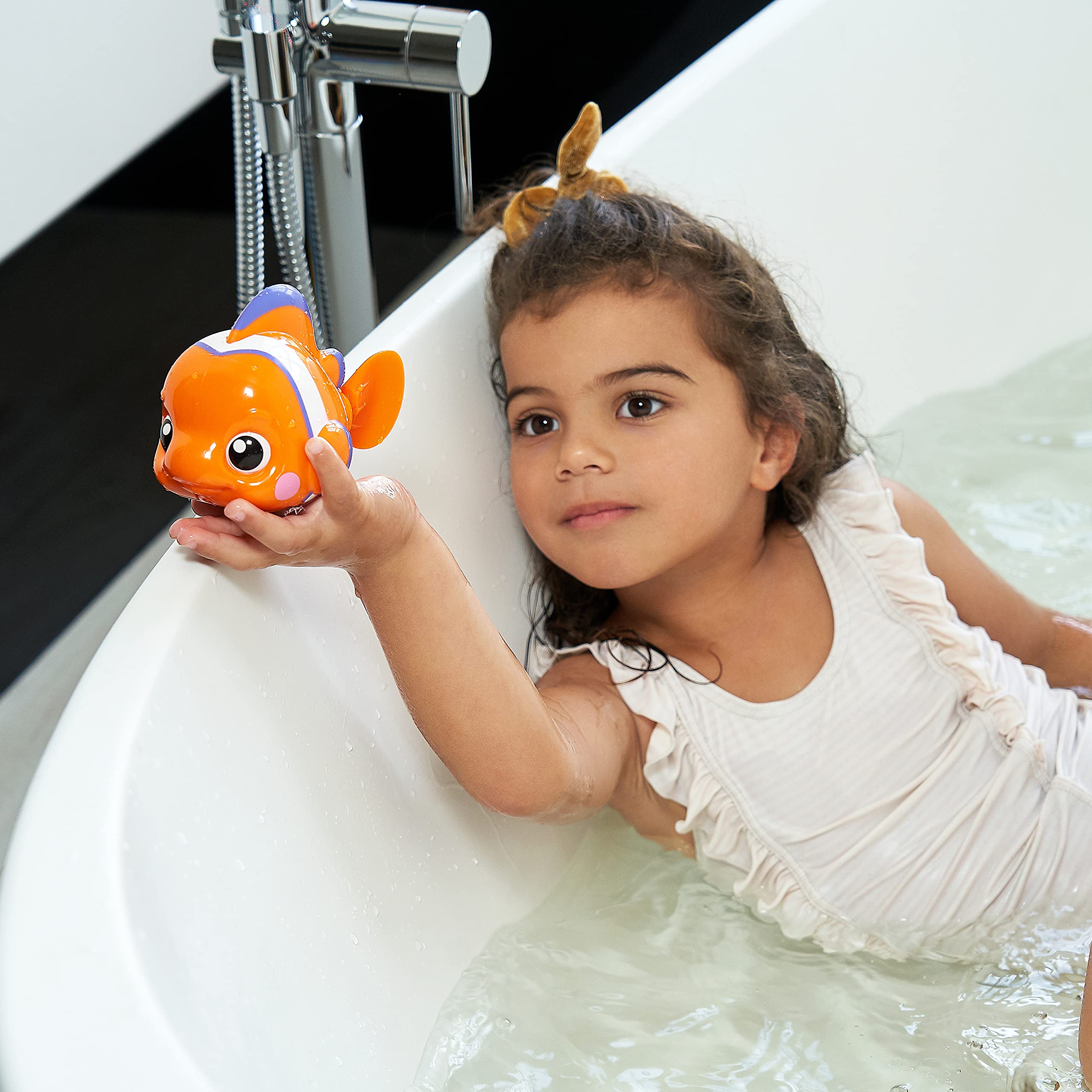 Robo Alive Junior Little Fish Battery-Powered Baby Fish Bath Toy by ZURU Bathtub Water Toys with Batteries, Orange Fish