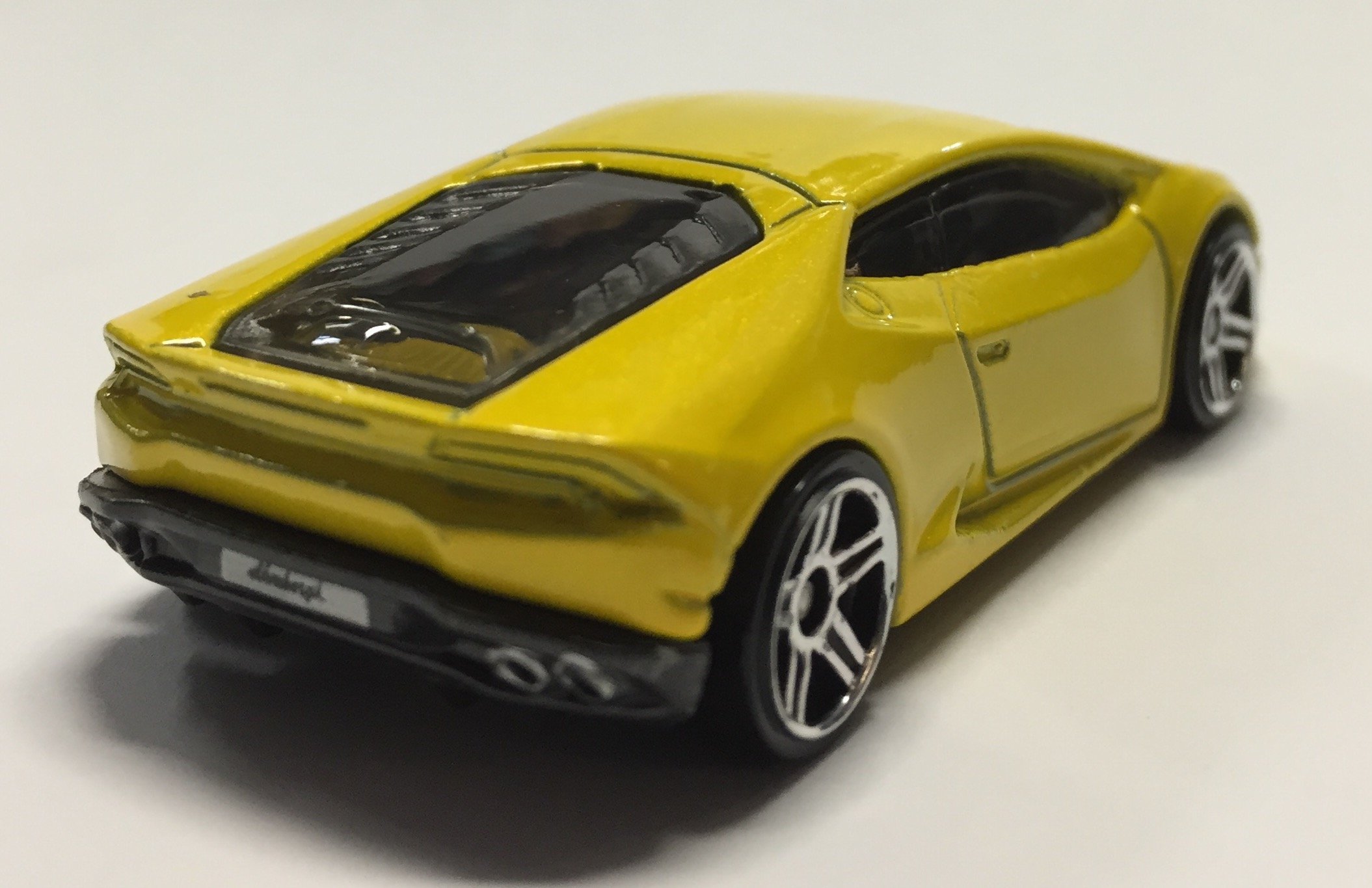 Mua Hot Wheels 2015 HW Workshop Lamborghini Huracan LP 610-4 222/250,  Yellow trên Amazon Mỹ chính hãng 2023 | Fado