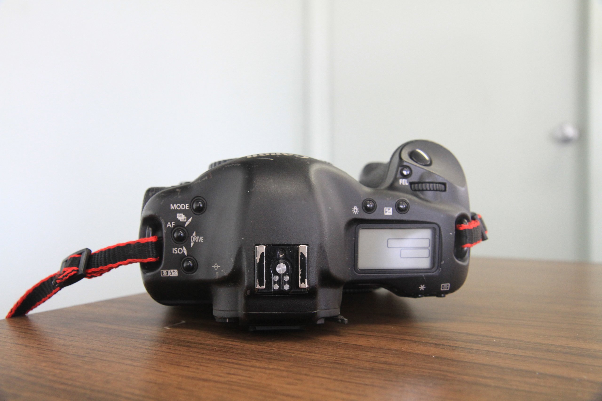 Canon EOS-1D Mark II 8.2MP Digital SLR Camera (Body Only)