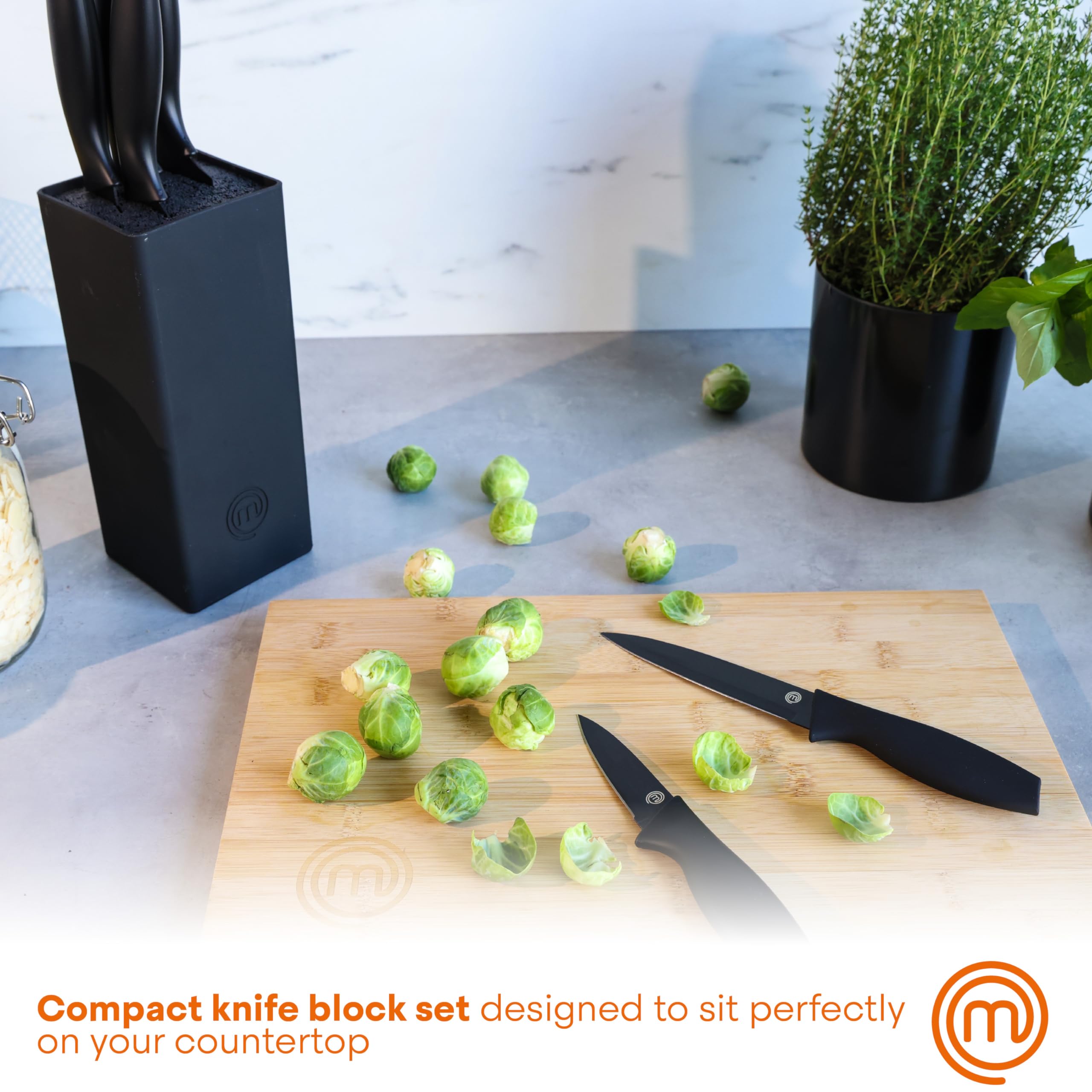 MasterChef Knife Block Set of 6 Kitchen Knives, Extra Sharp Stainless Steel Blades for Professional Cutting with Non Stick Coating & Soft Touch Easy Grip Handles in a Universal Block, Essential Black