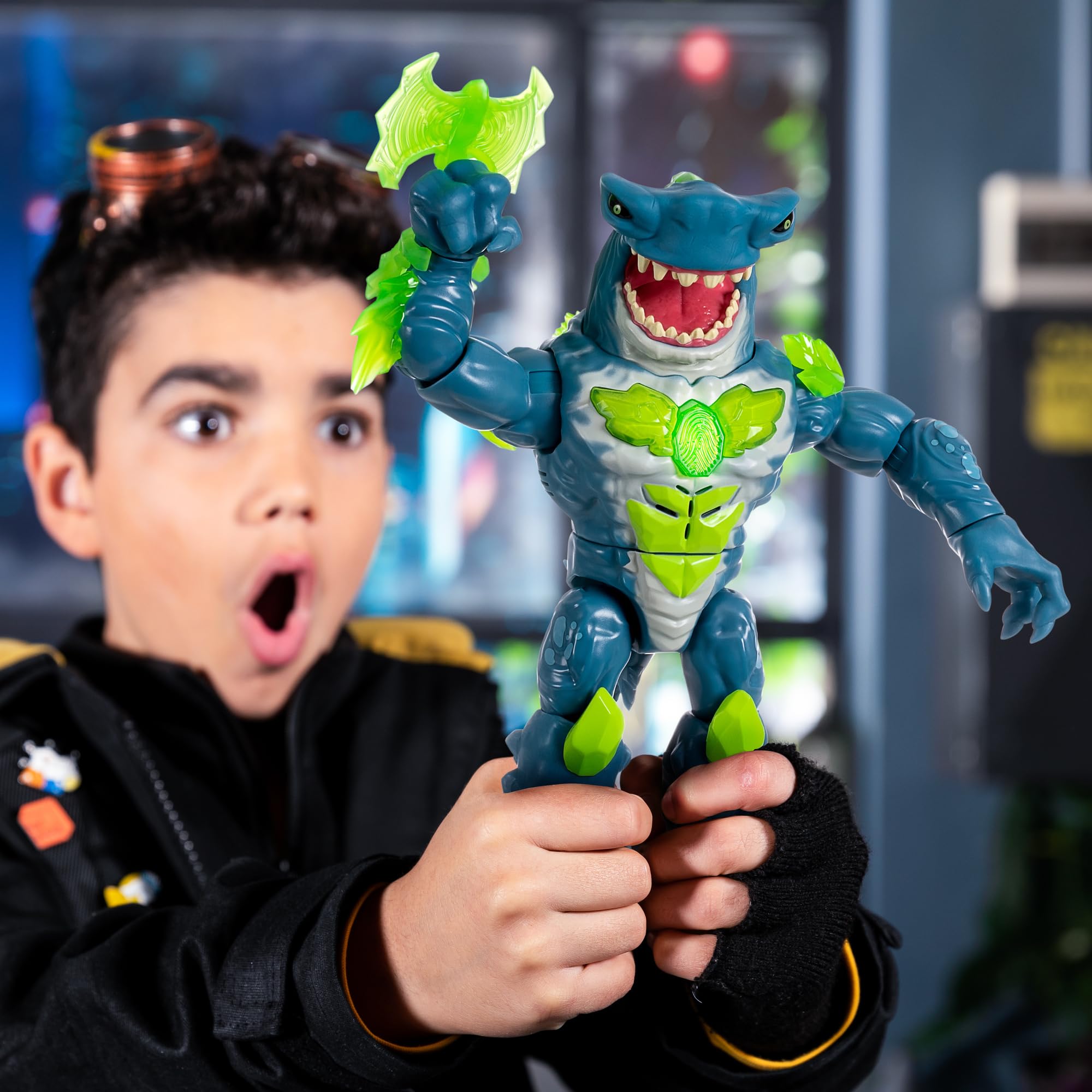 Beast Lab - 1 Pack Shark Beast Creator. Add Ingredients and Follow The Experiment's Steps to Create Your Beast! with Real Bio Mist and 80+ Lights, Sounds and Reactions - Styles May Vary