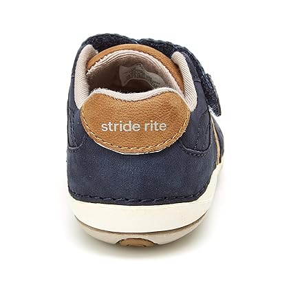 Stride Rite Unisex-Child Artie Lightweight Leather Sneaker