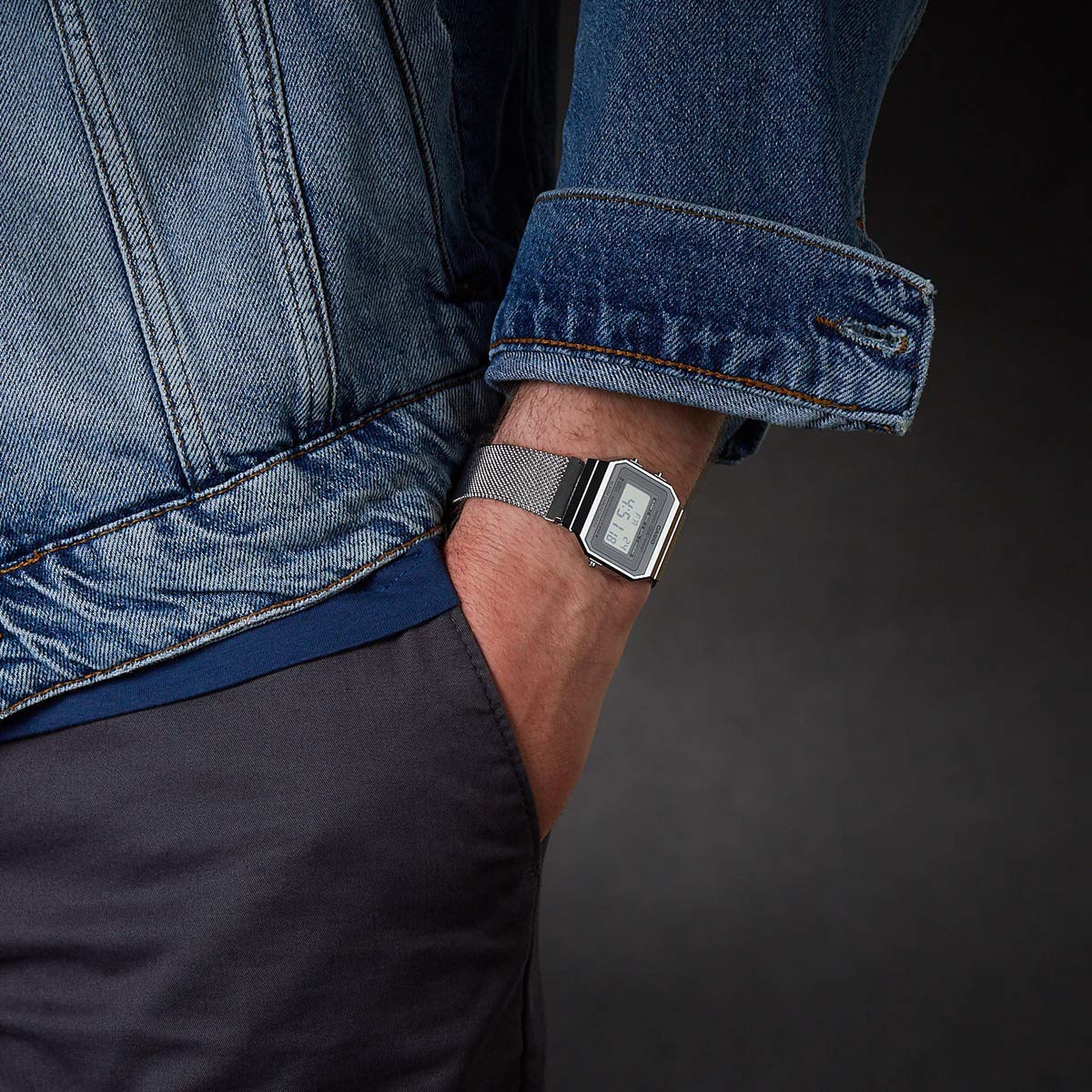 Casio Damen Digital Quarz Uhr mit Edelstahl Armband A700WEM-7AEF
