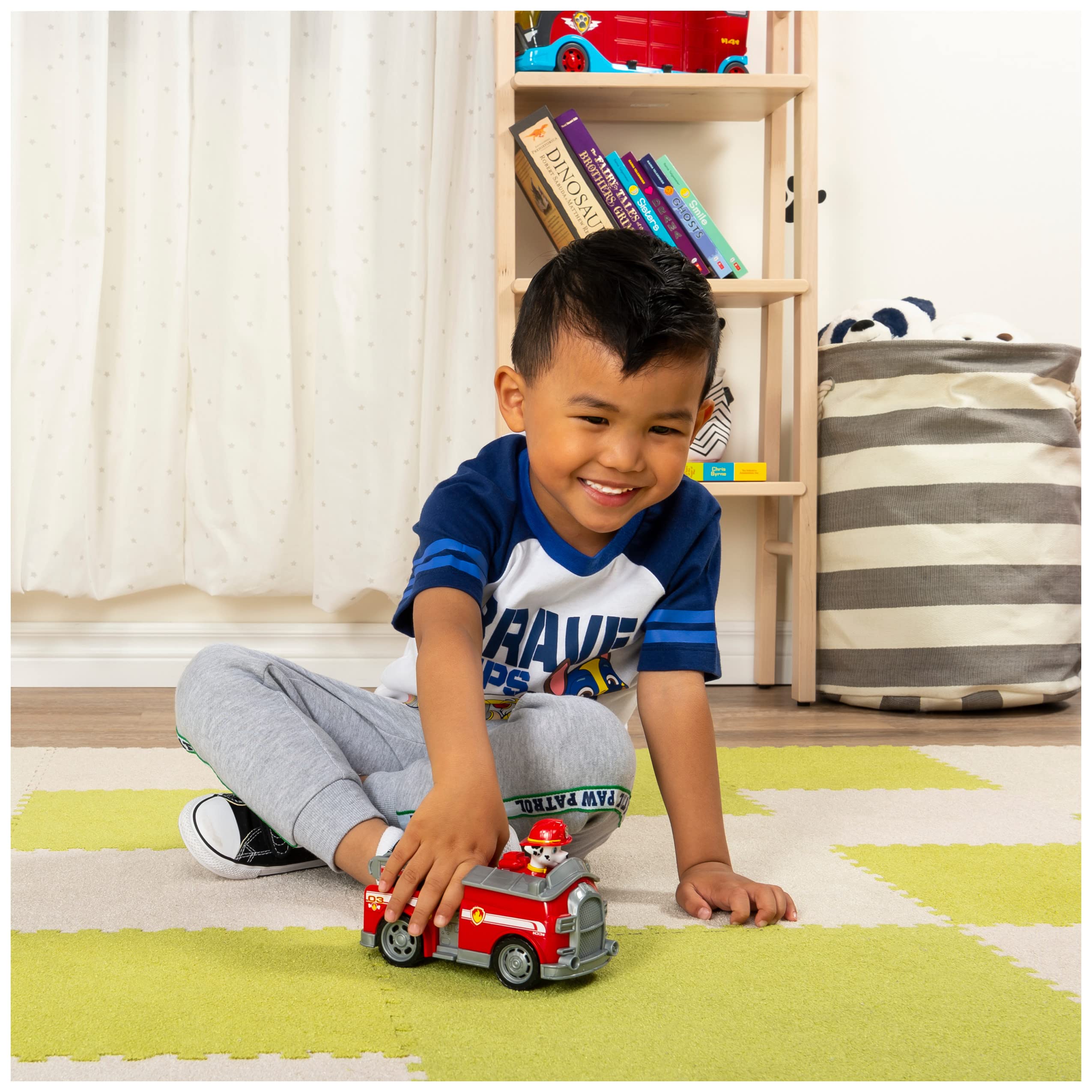 Paw Patrol, Marshall’s Fire Engine Vehicle with Collectible Figure, for Kids Aged 3 and Up